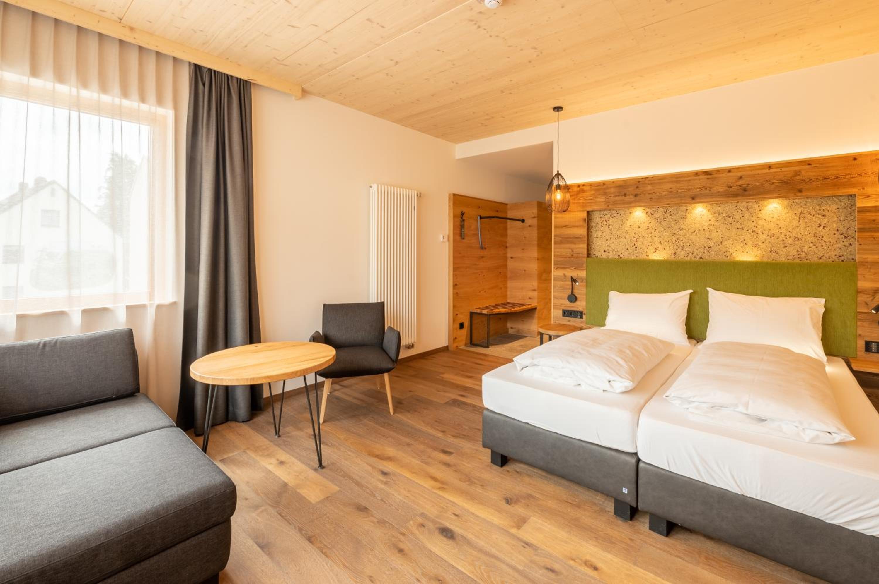 Deluxe Double or Twin Room photo 3