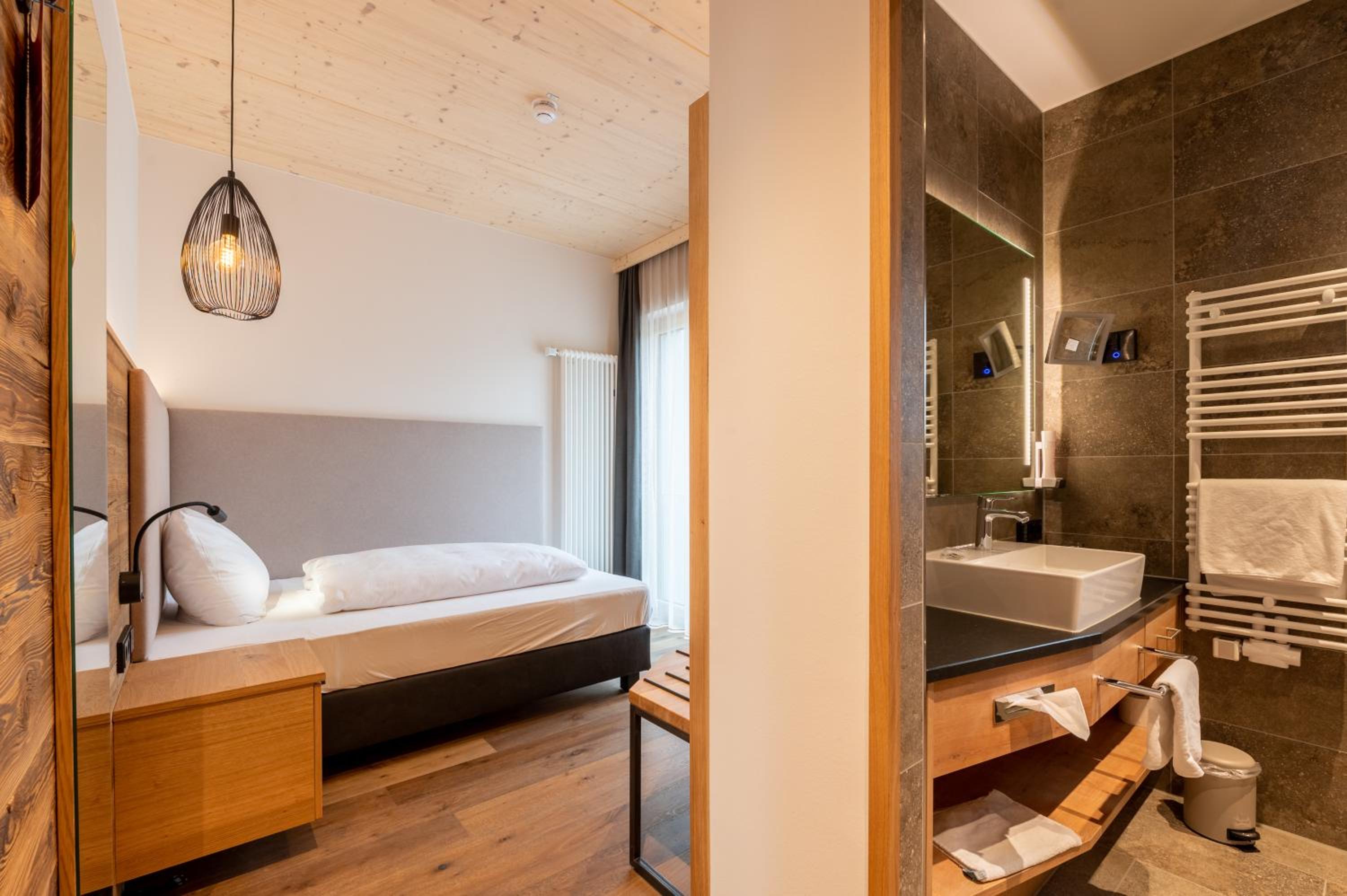 Single Room photo 2