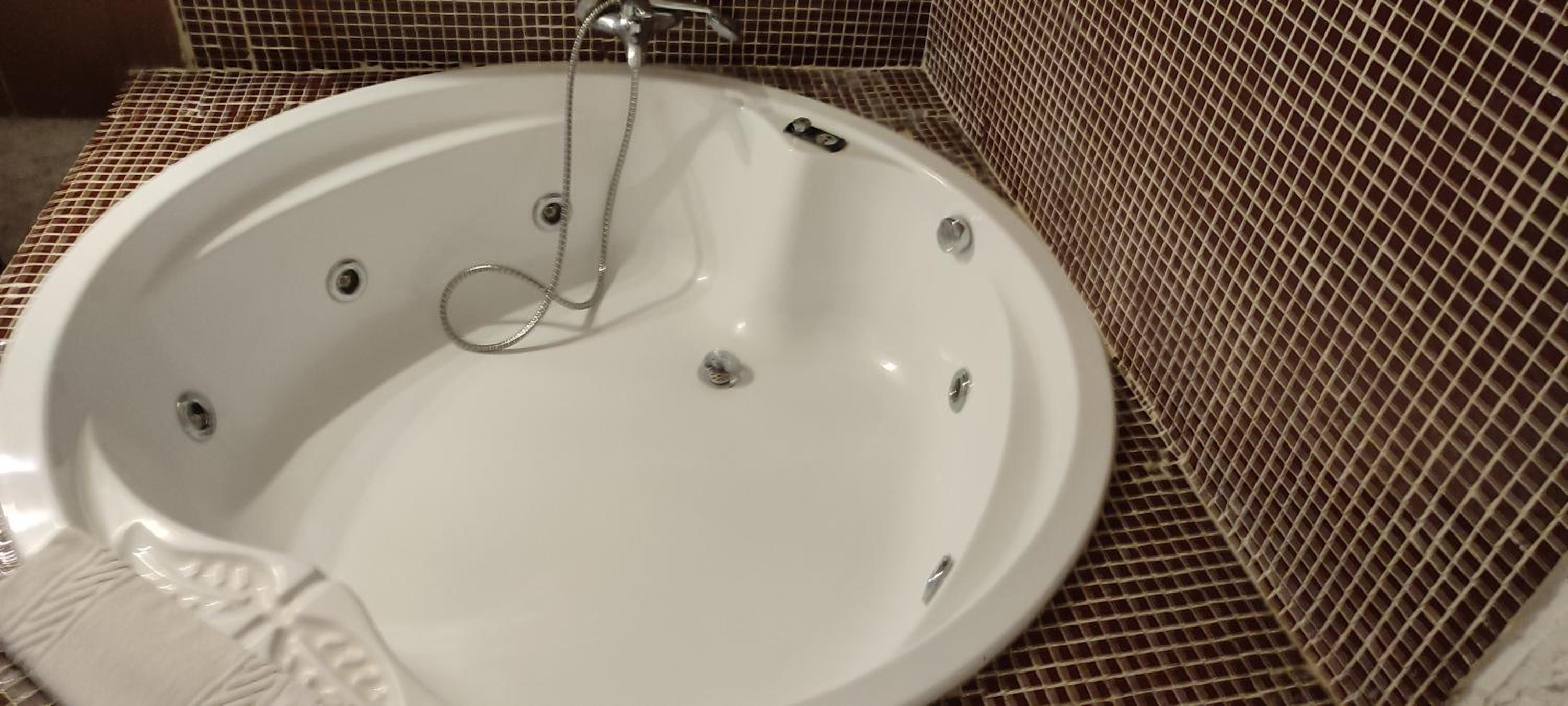 Superior Cave with Hot tub - Photo 56