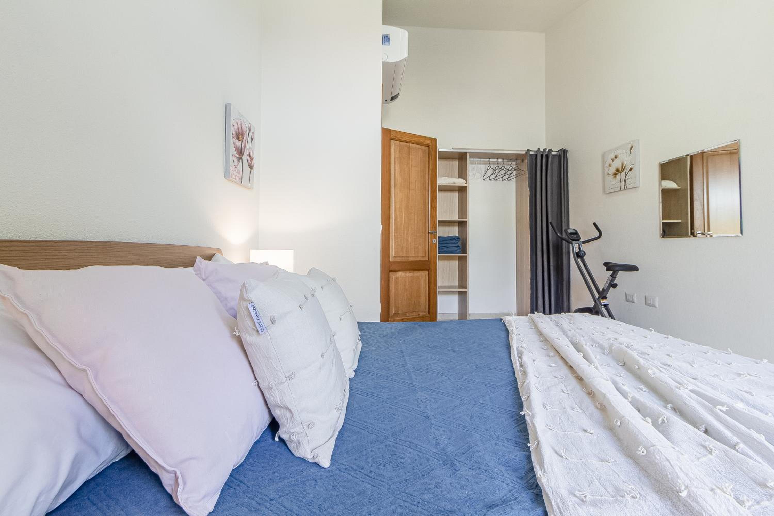 Two-Bedroom House photo 3
