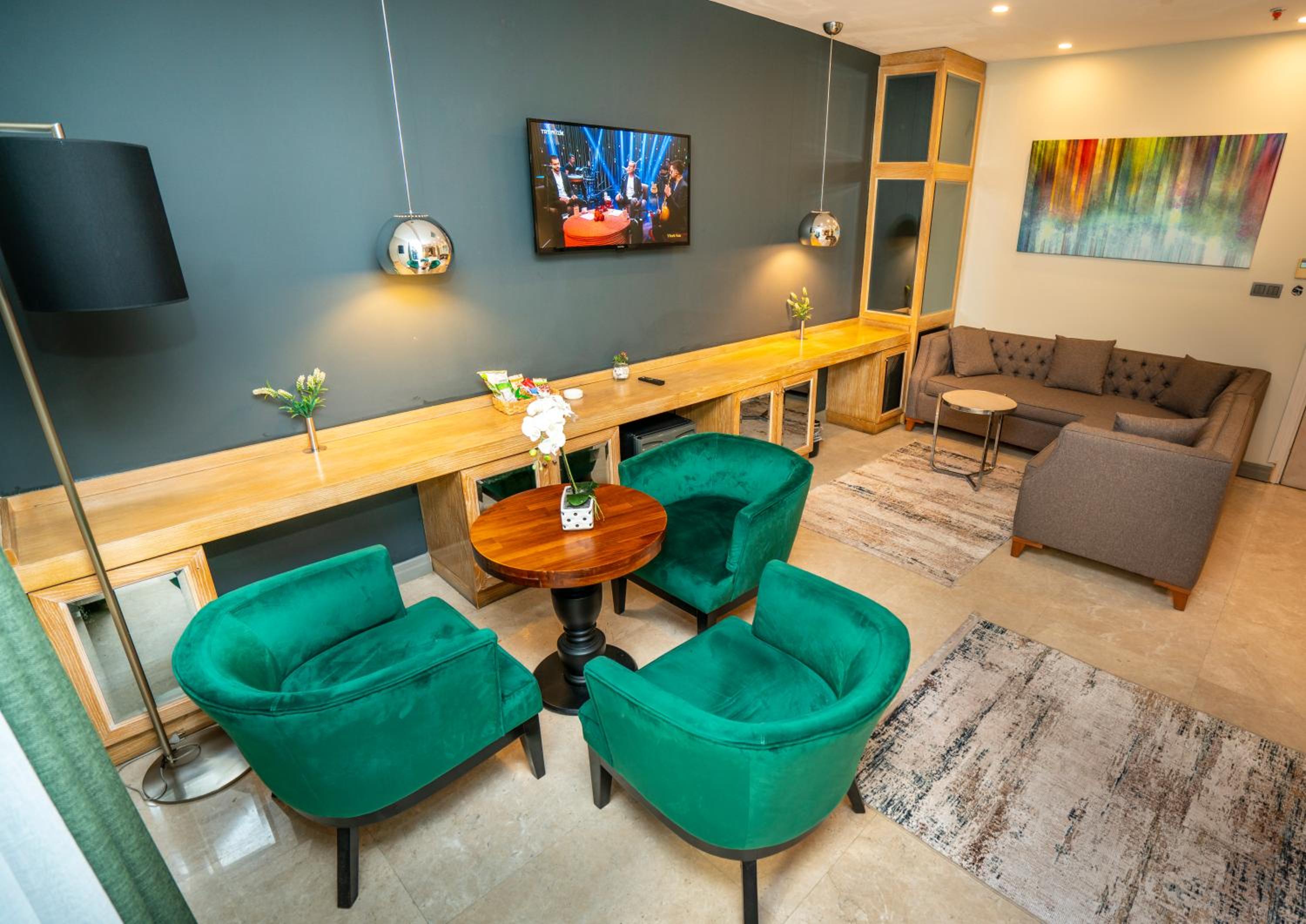 Suite with Garden View photo 2