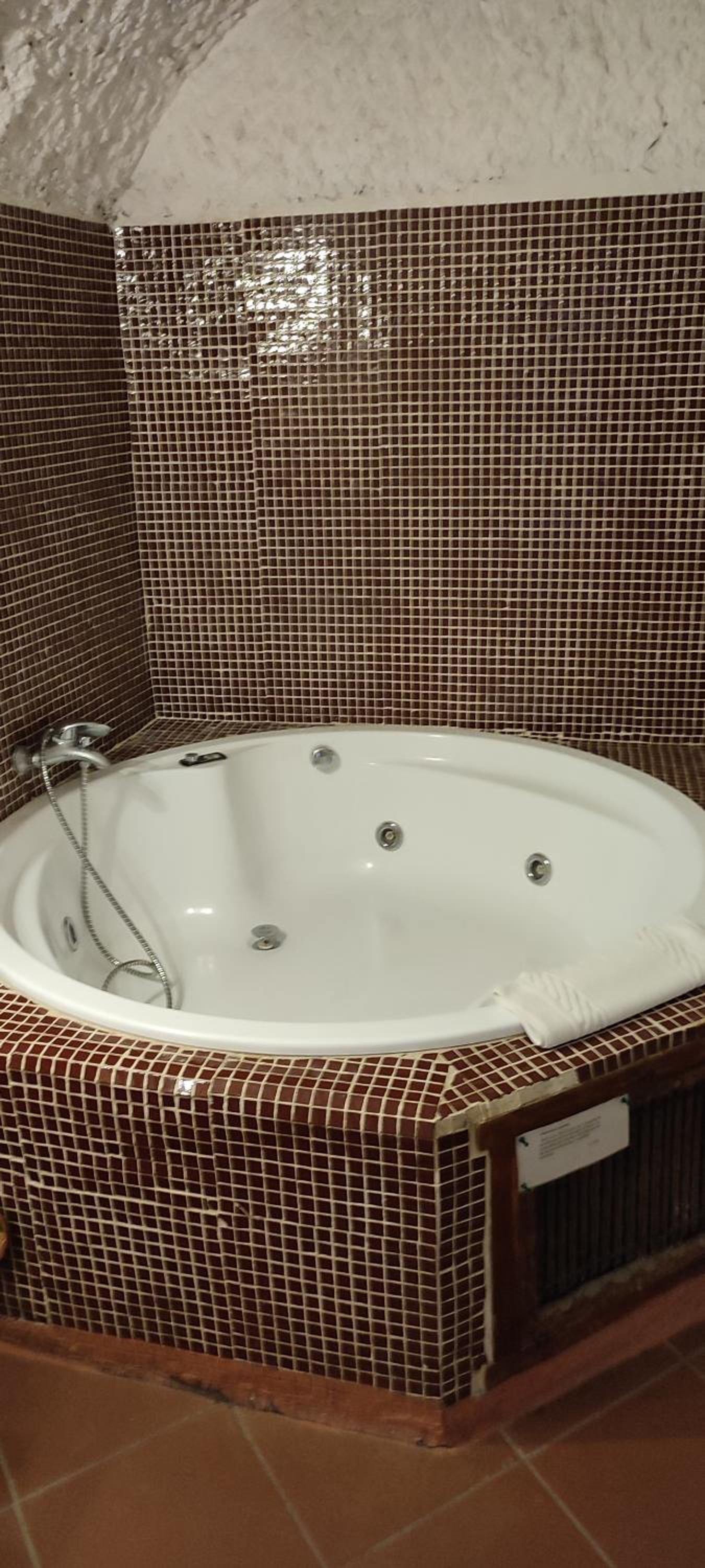 Superior Cave with Hot tub - Photo 18