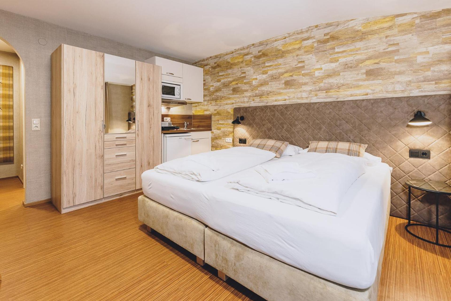 Studio Apartment photo 1