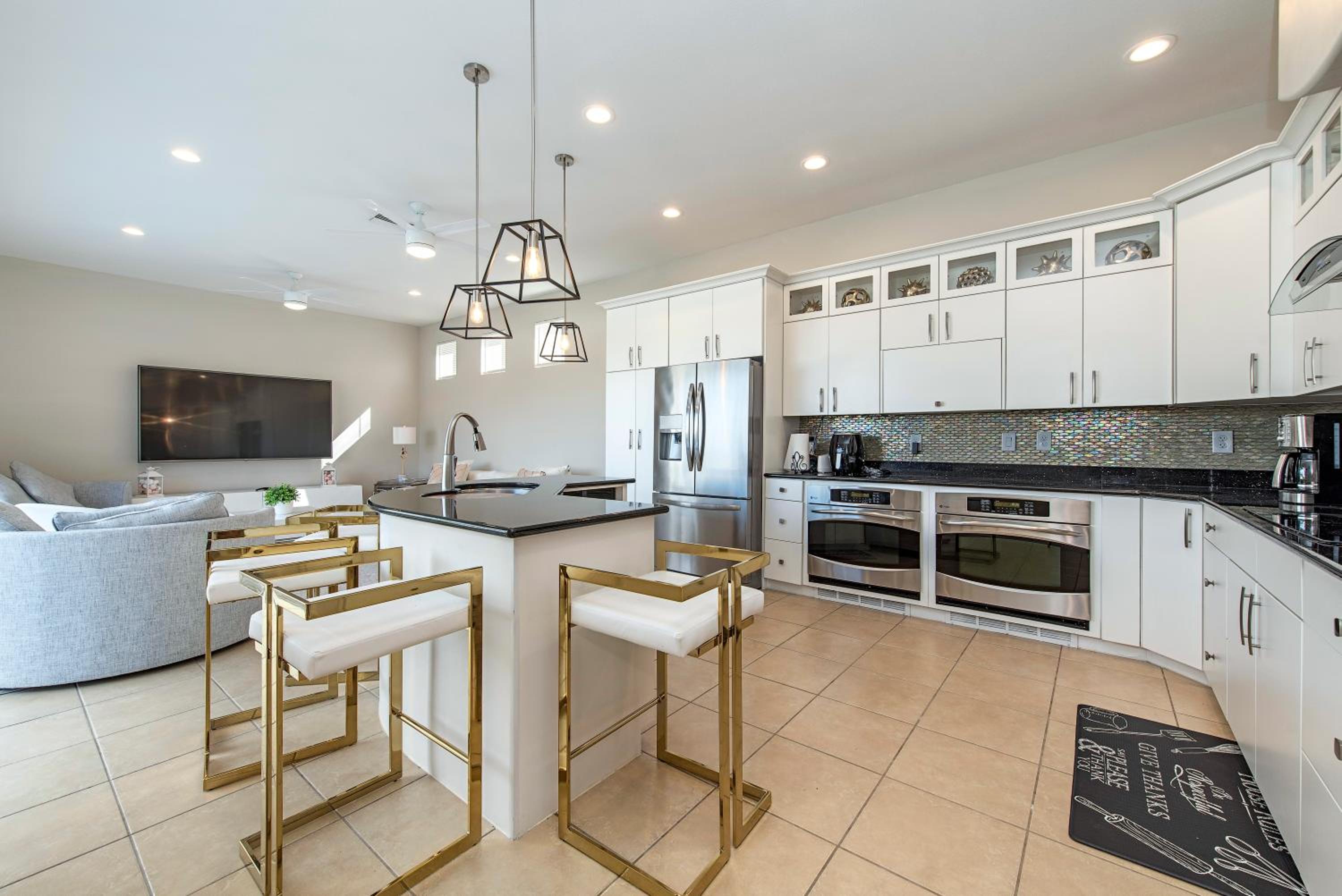Four-Bedroom Vacation Home photo 2