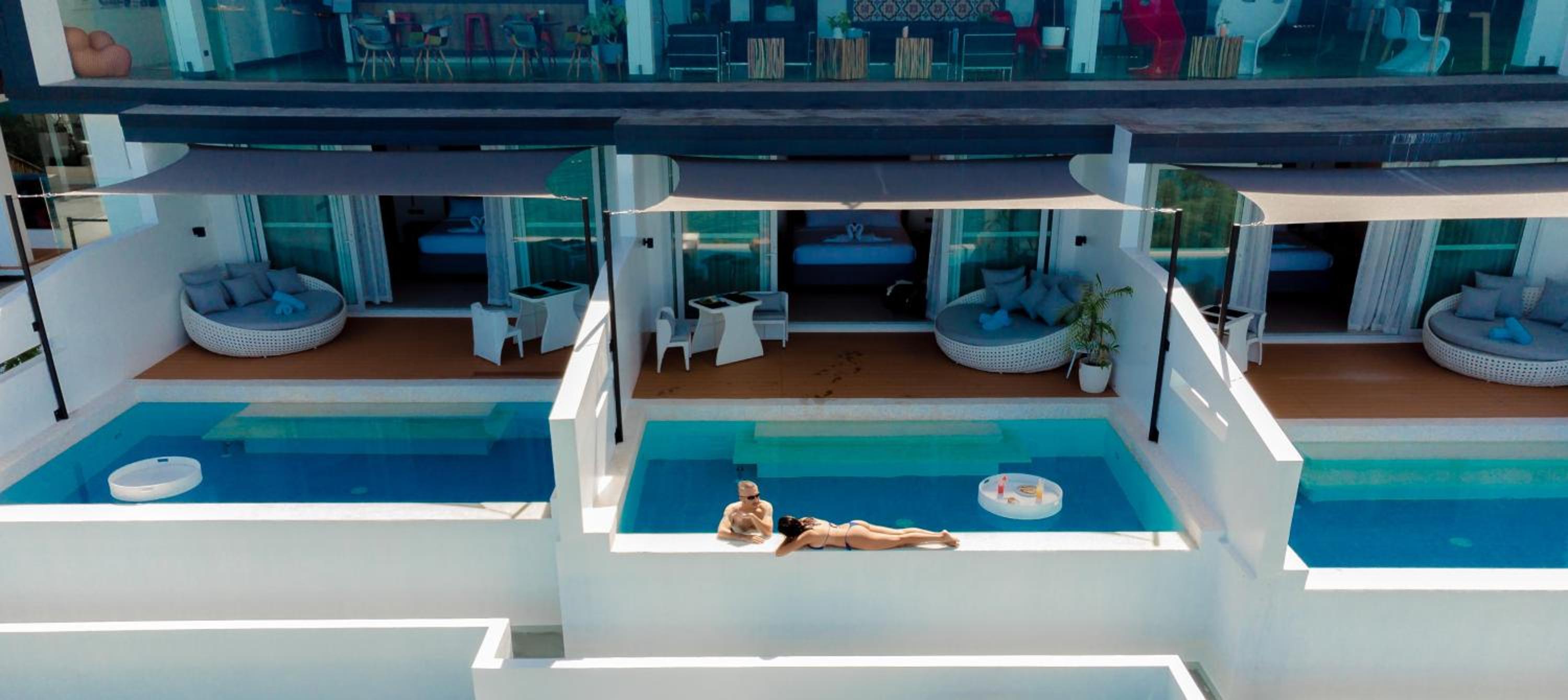 King Suite with Private Pool - Photo 4