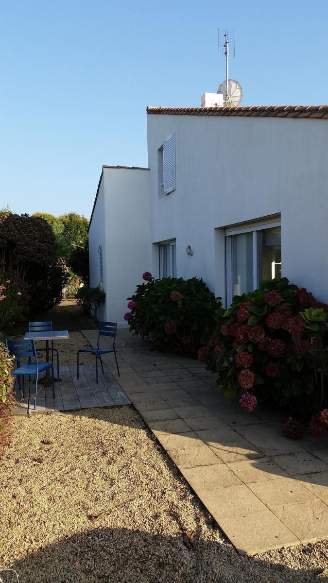 Villa photo 2