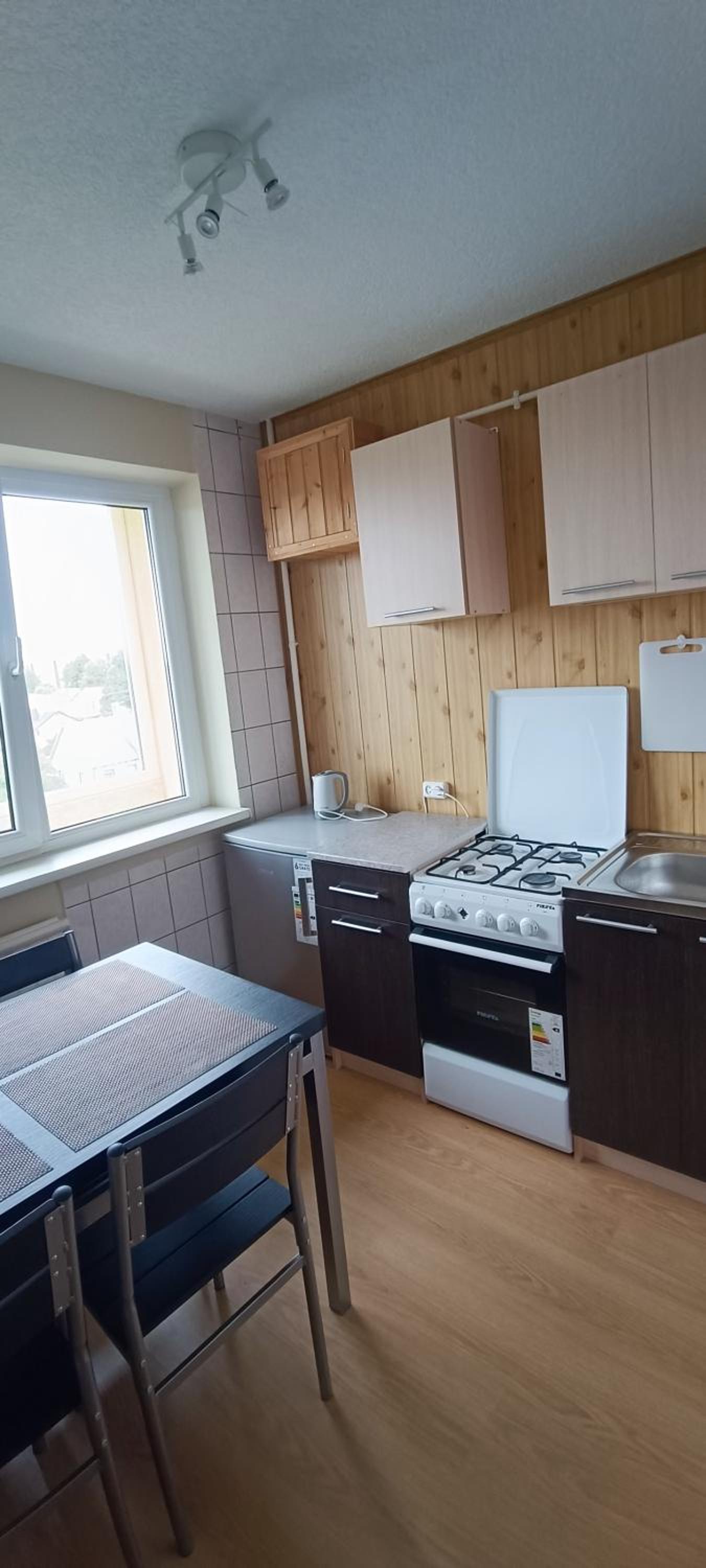 One-Bedroom Apartment - Photo 2