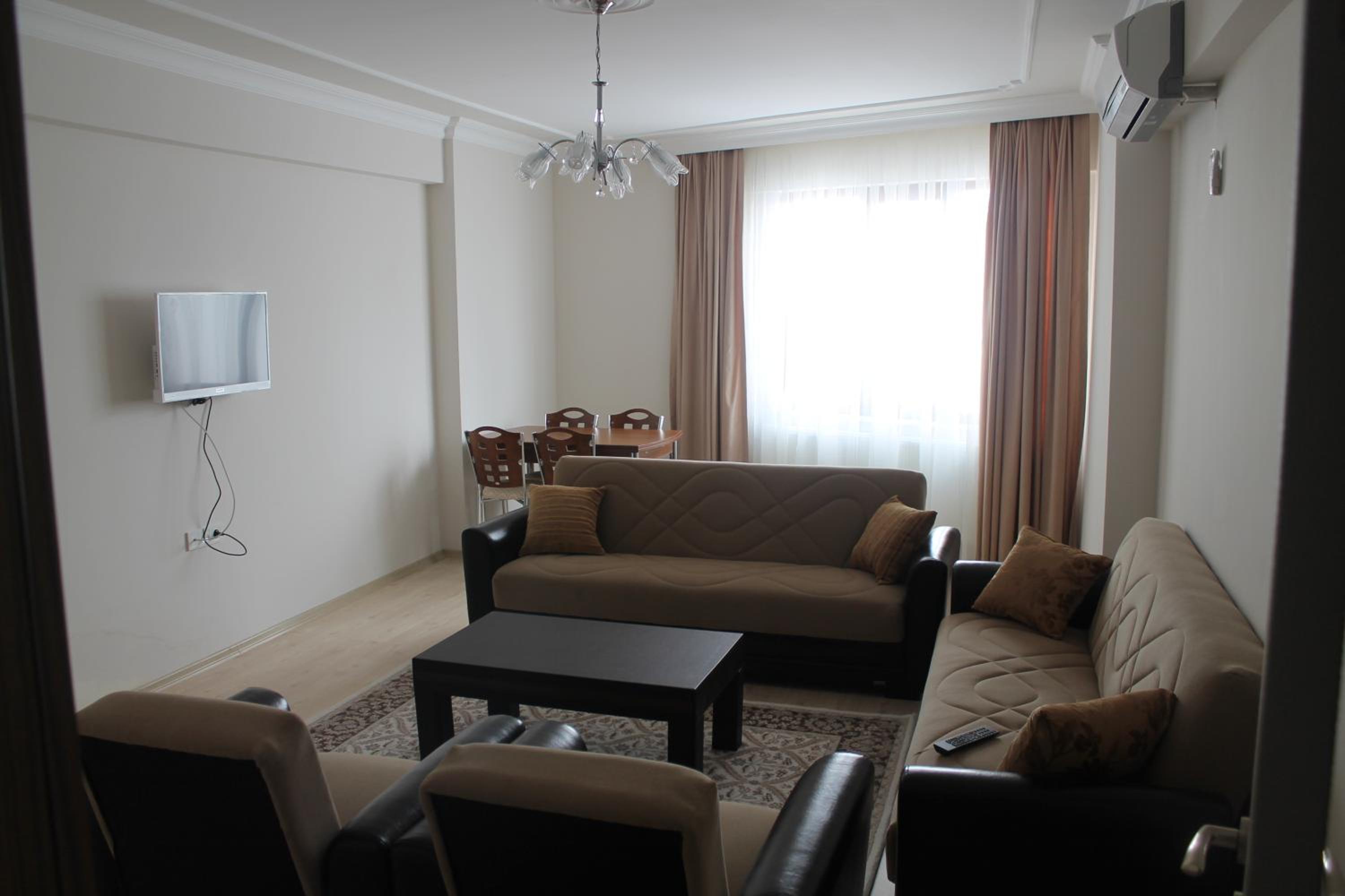 Two-Bedroom Apartment with Balcony photo 2
