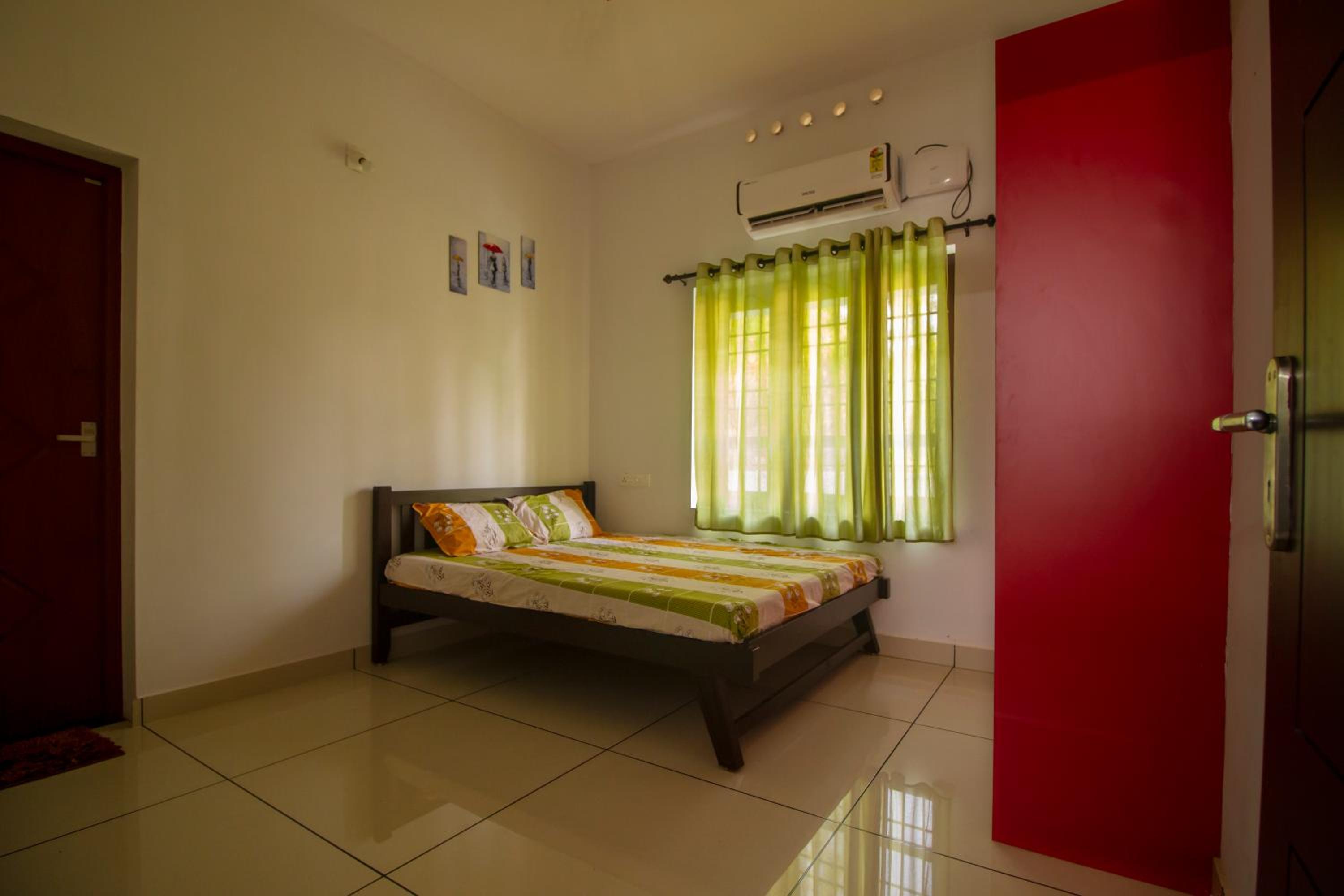Three-Bedroom Villa photo 1