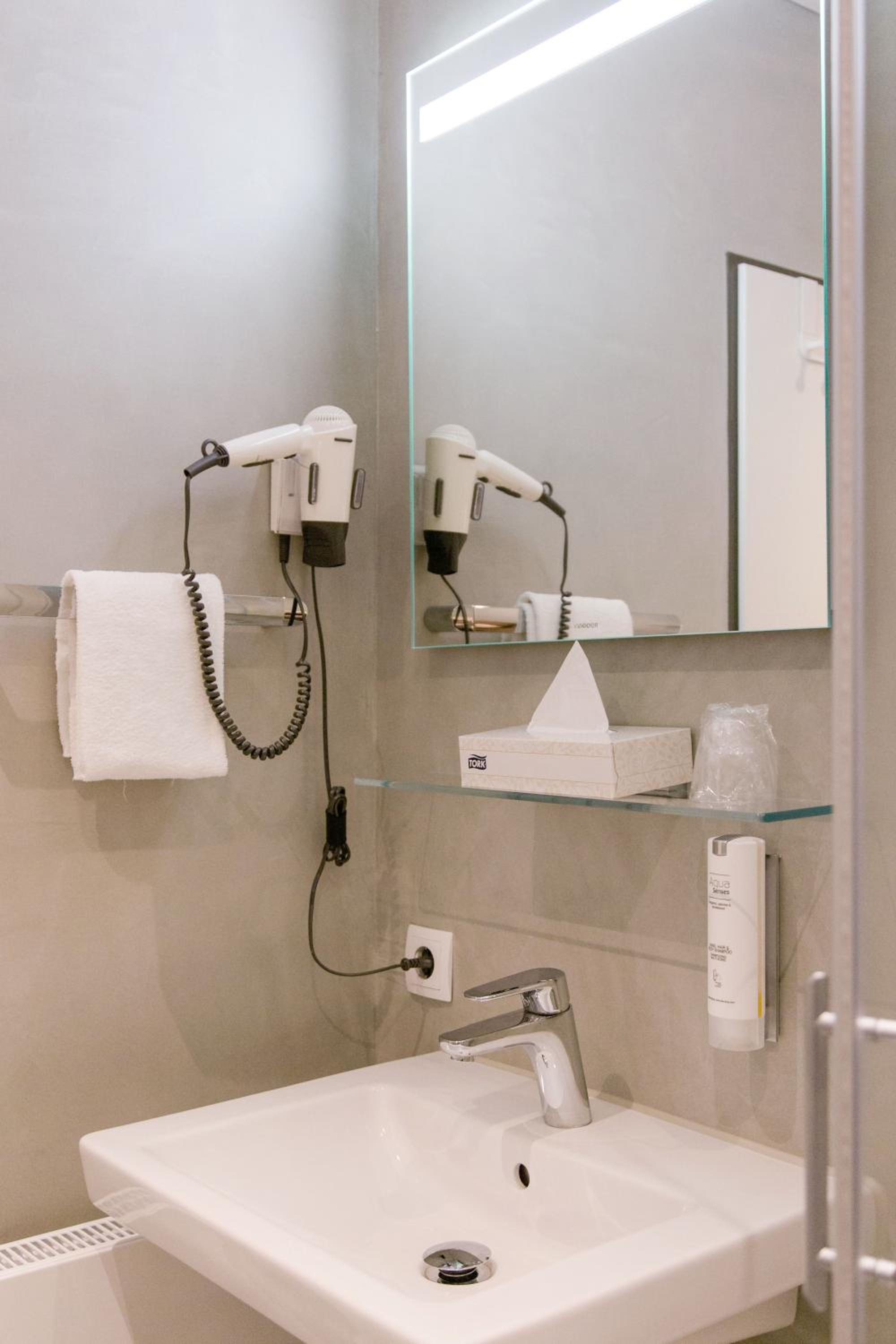 Single Room photo 2
