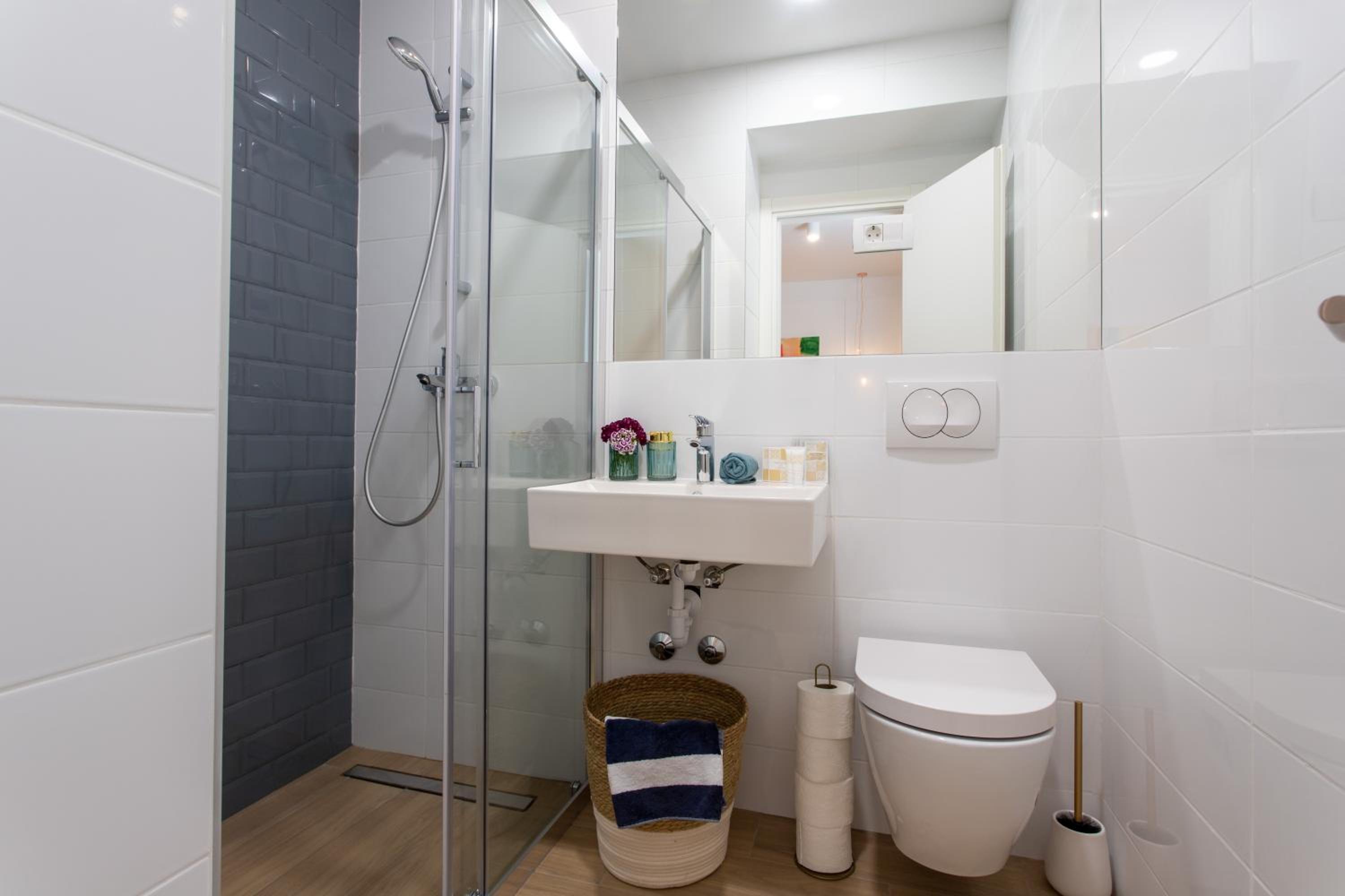 Double Room with Private Bathroom - Photo 3