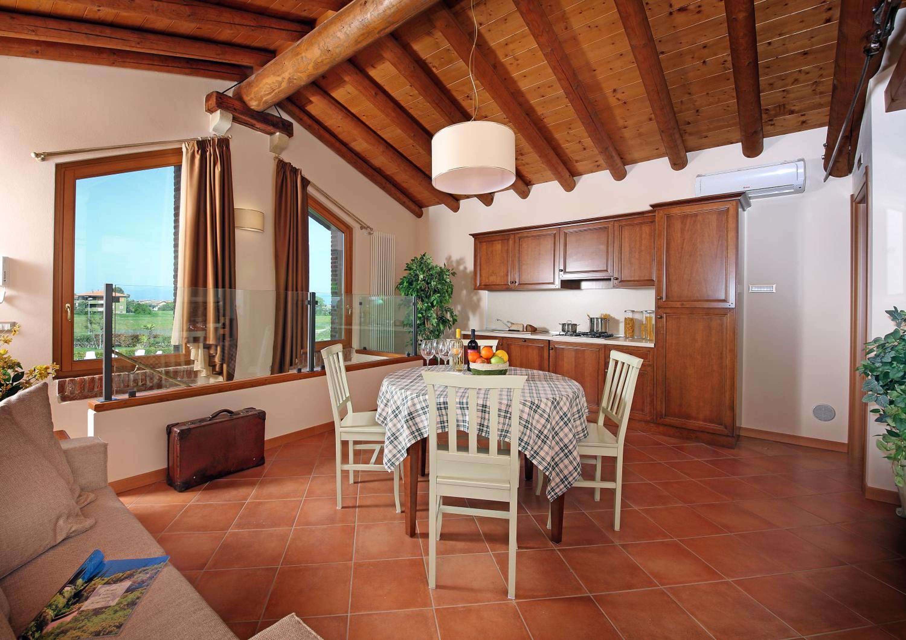 One-Bedroom Apartment Top with Garden View photo 3