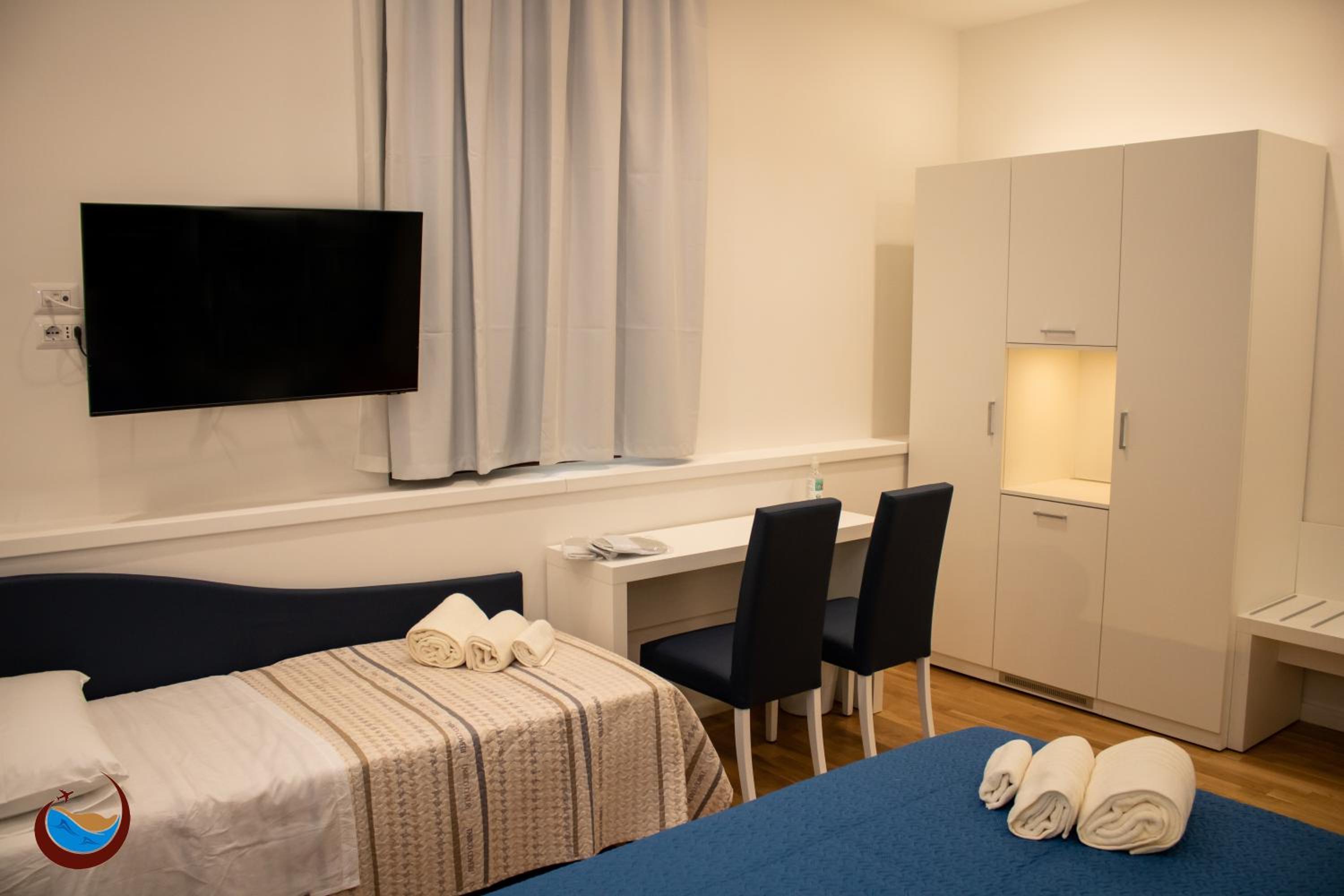Triple Room with Private Bathroom photo 3