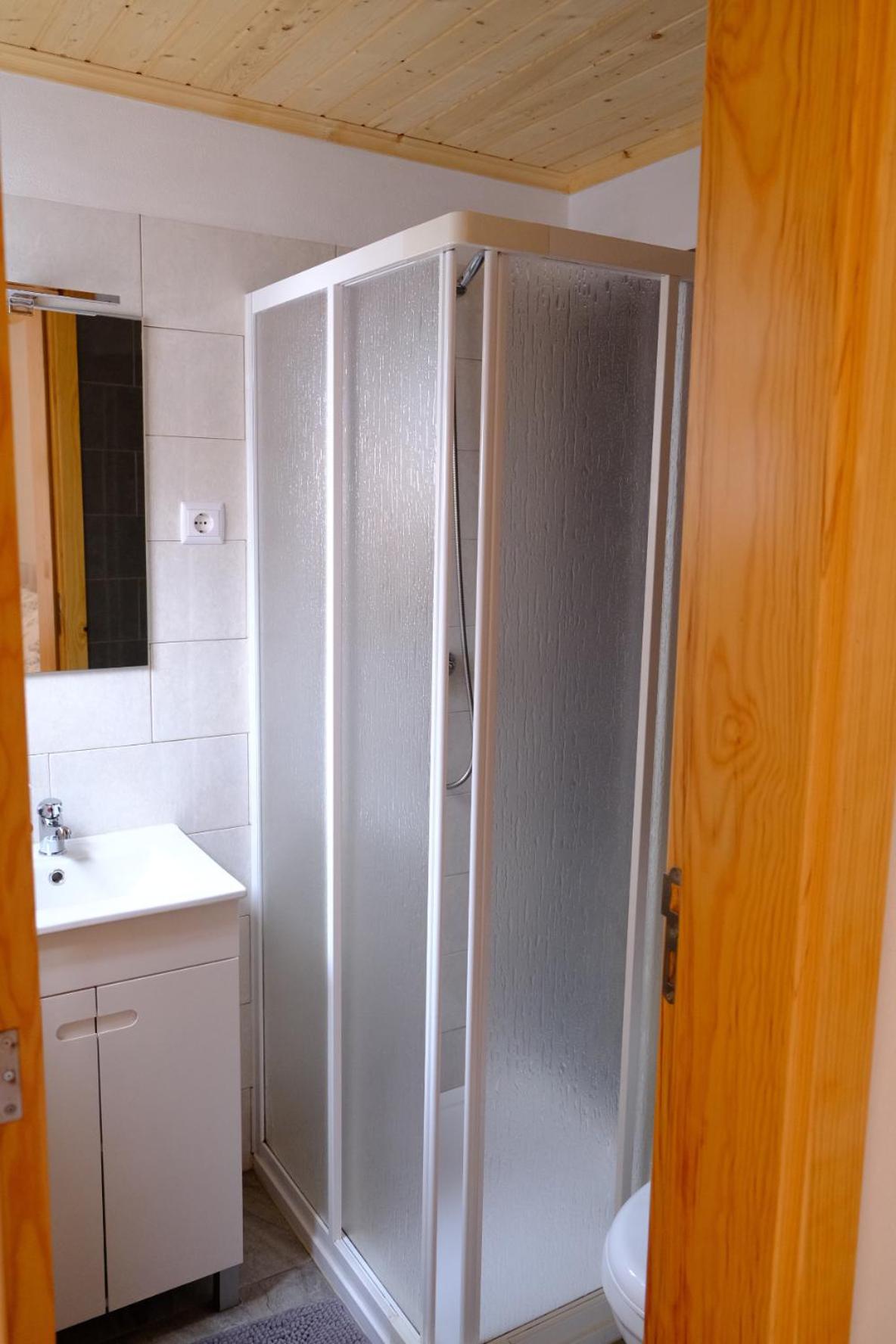 One-Bedroom Apartment - Photo 4