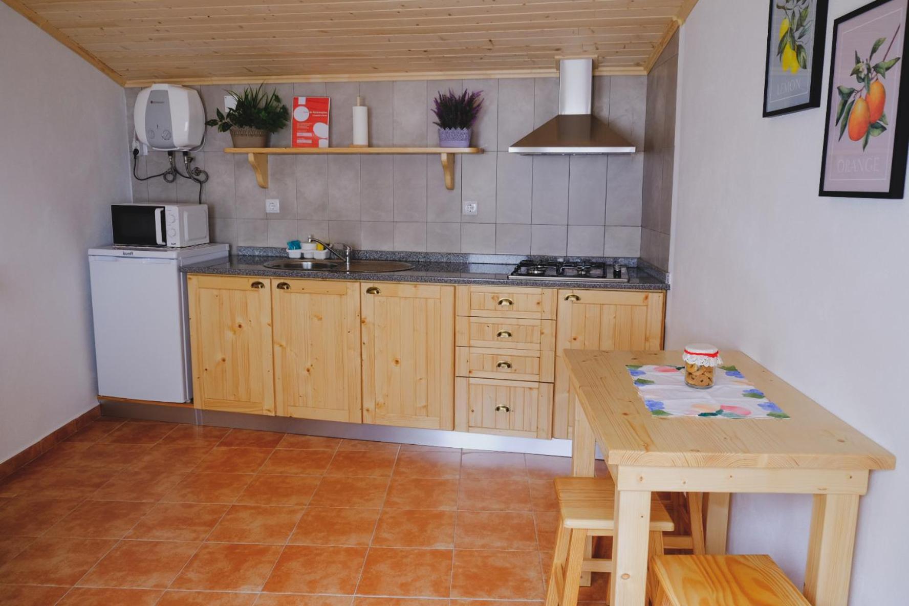 One-Bedroom Apartment - Photo 7
