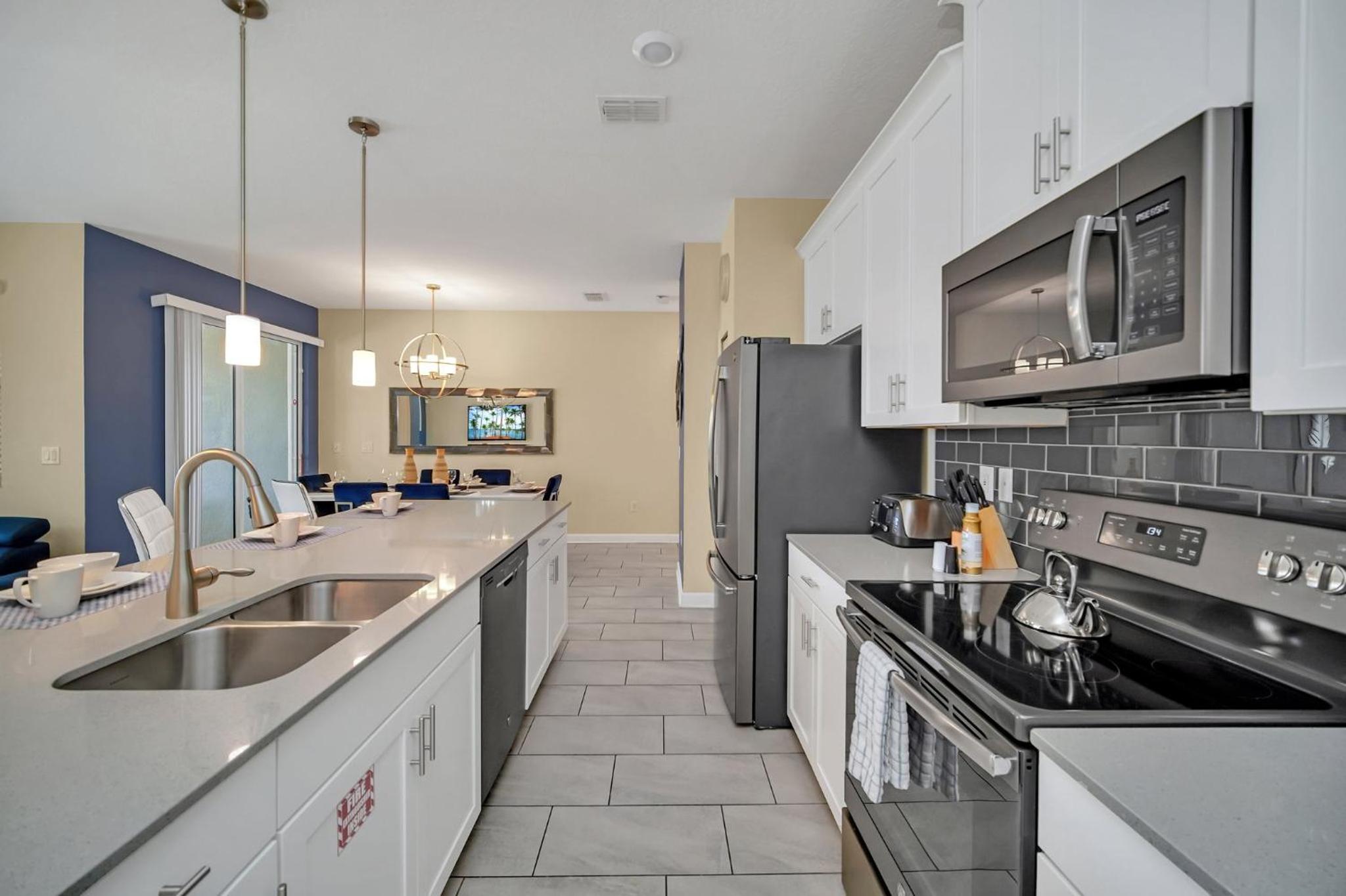 Four-Bedroom House - Photo 44