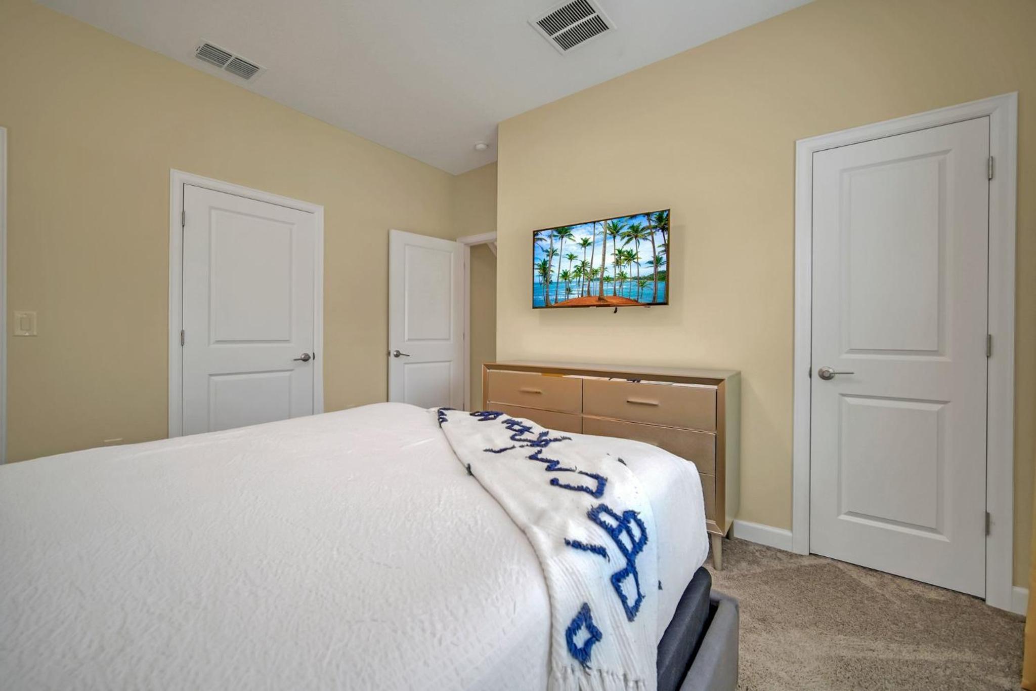 Four-Bedroom House - Photo 52