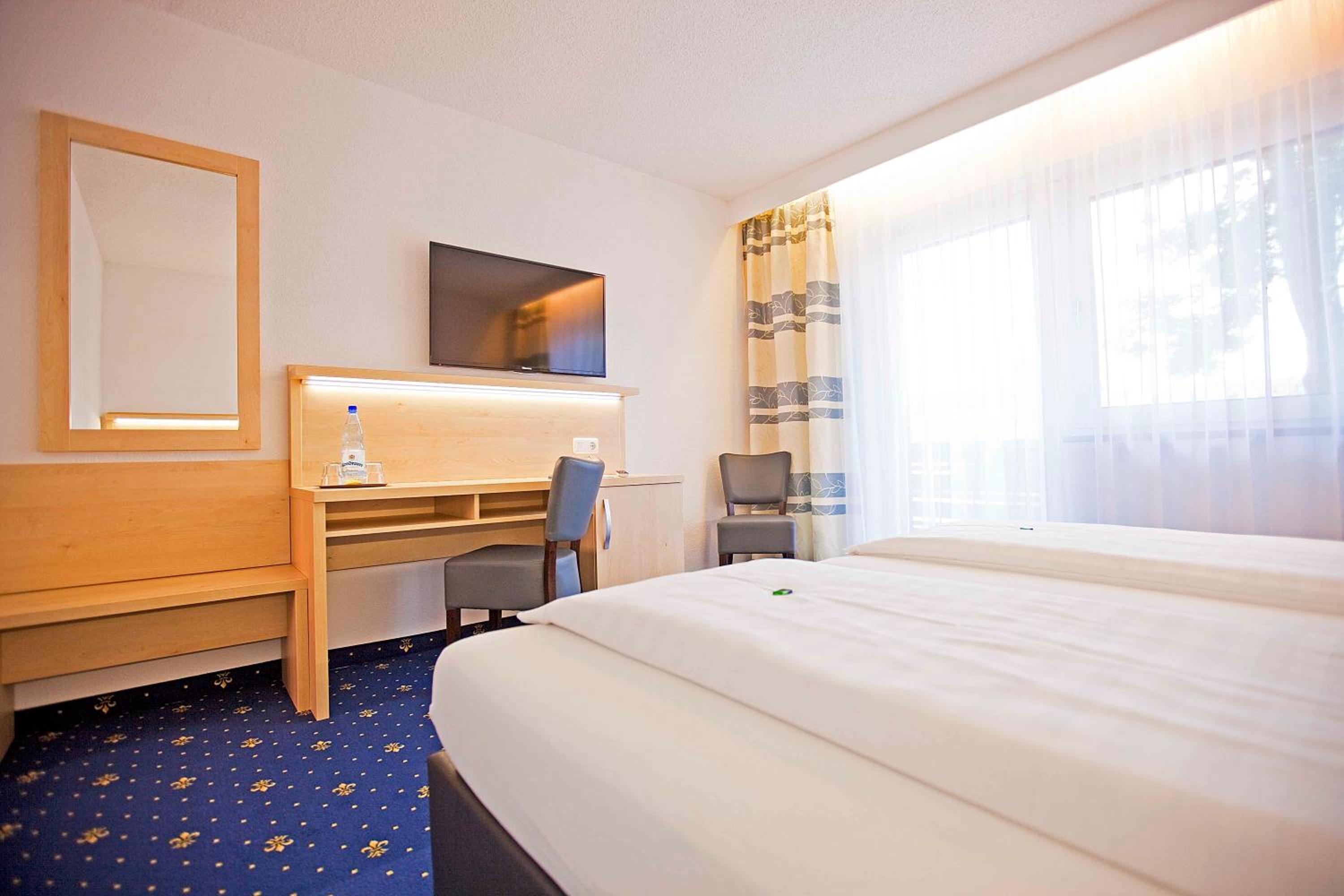 Comfort Double Room with Balcony - Photo 3