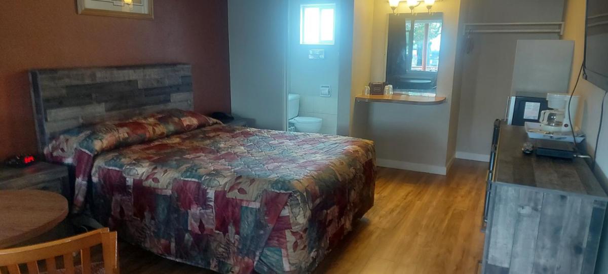 Queen Room photo 1