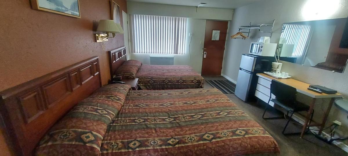 Double Room with Two Double Beds photo 1