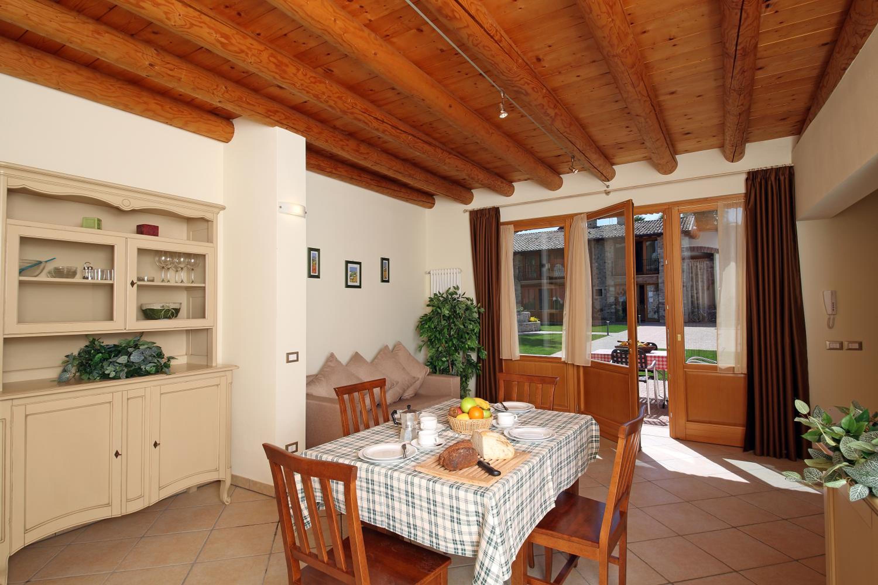 One-Bedroom Apartment Plus with Terrace photo 3