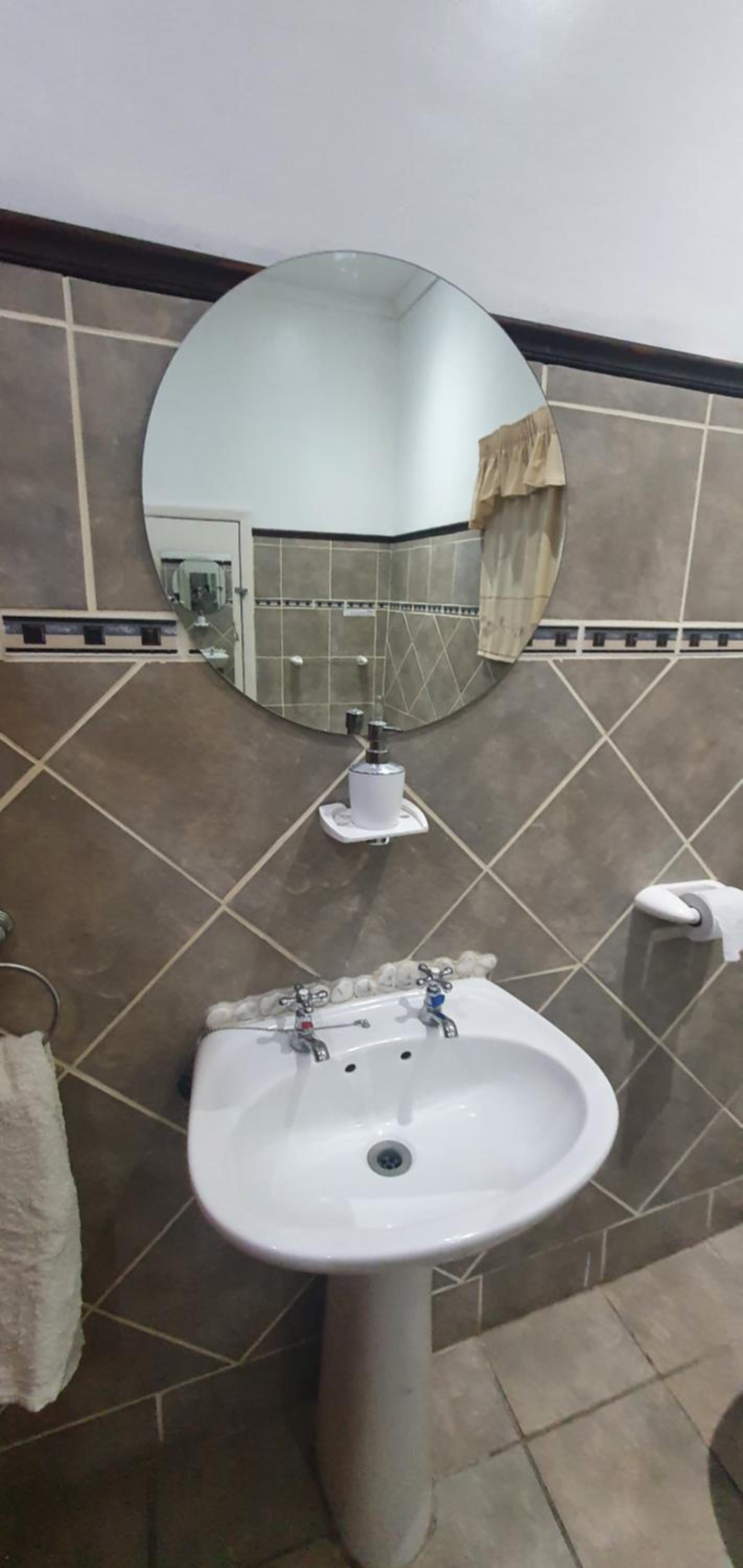 Double Room - Photo 8