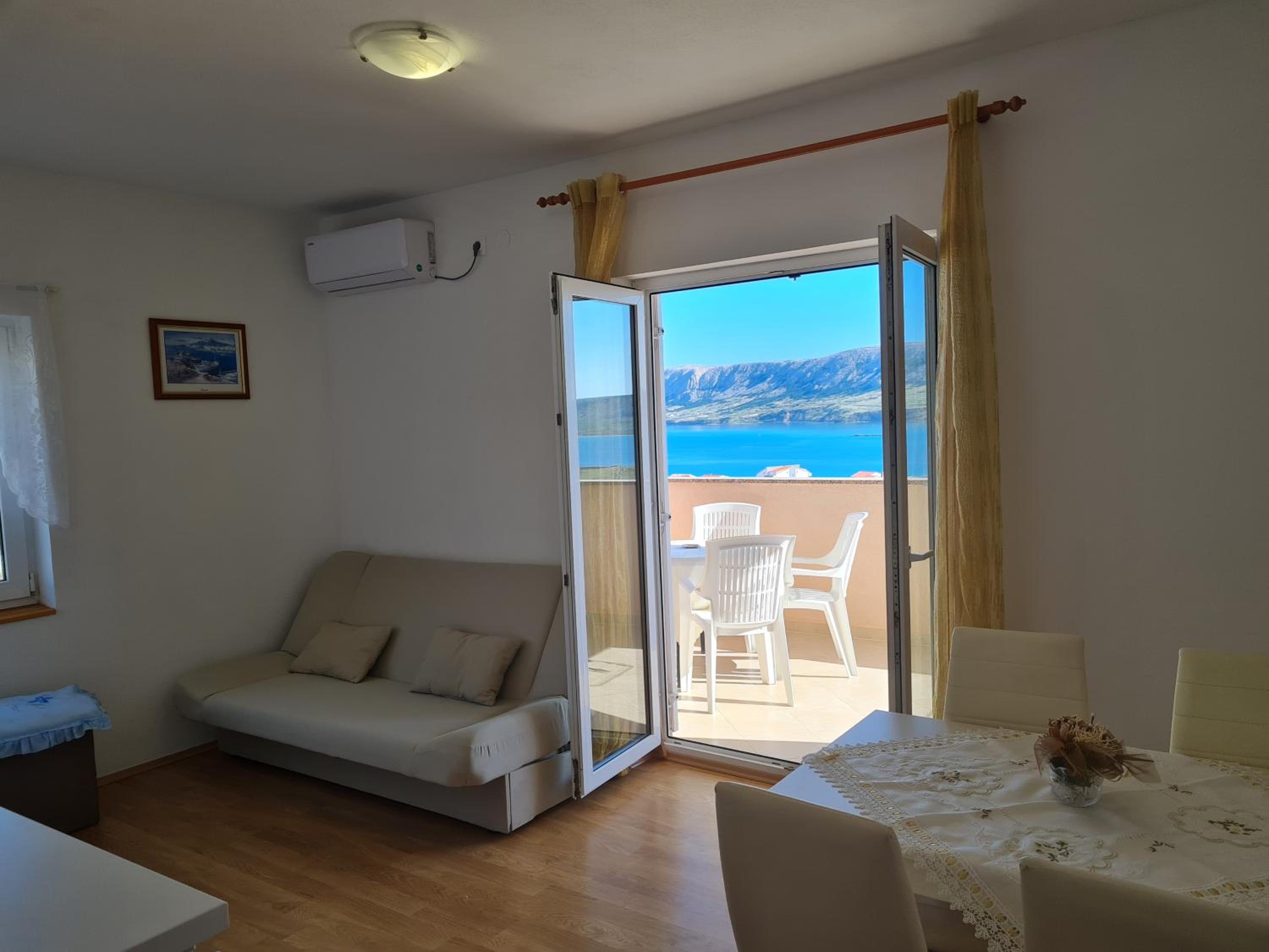 Apartment with Sea View - Photo 15