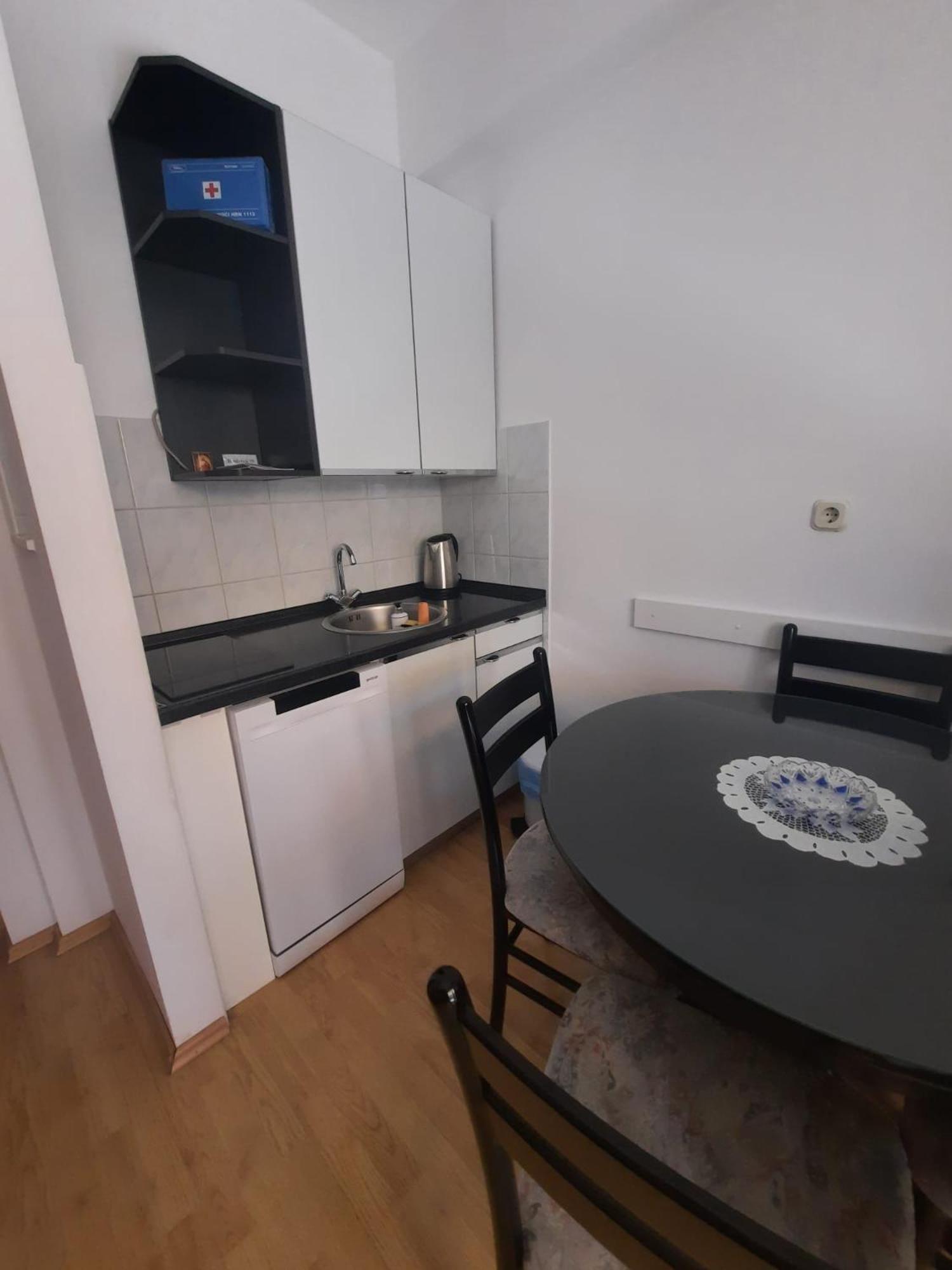 One-Bedroom Apartment with Terrace - Photo 12