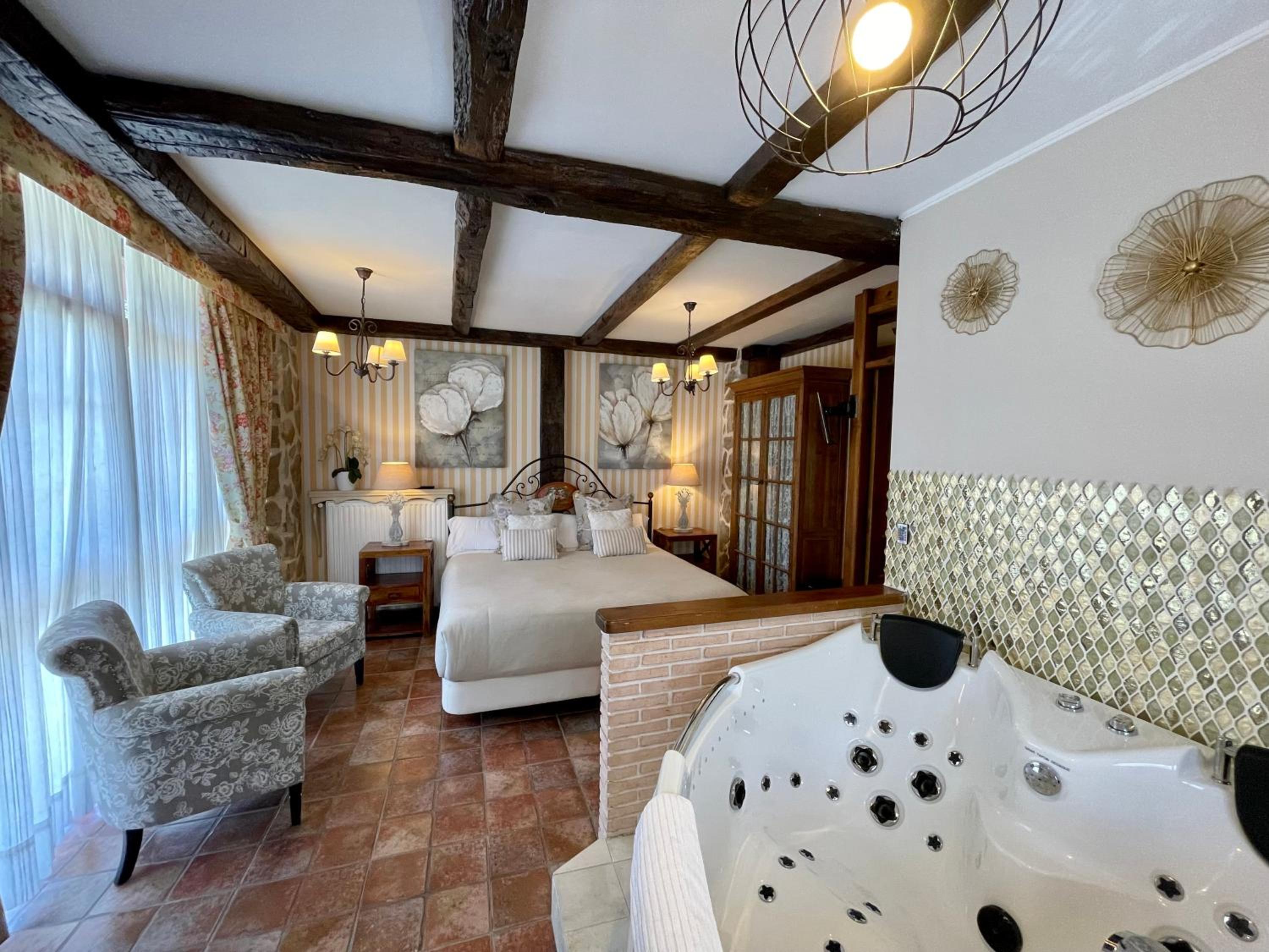 Suite Familiar de Dos Habitaciones con Jacuzzi