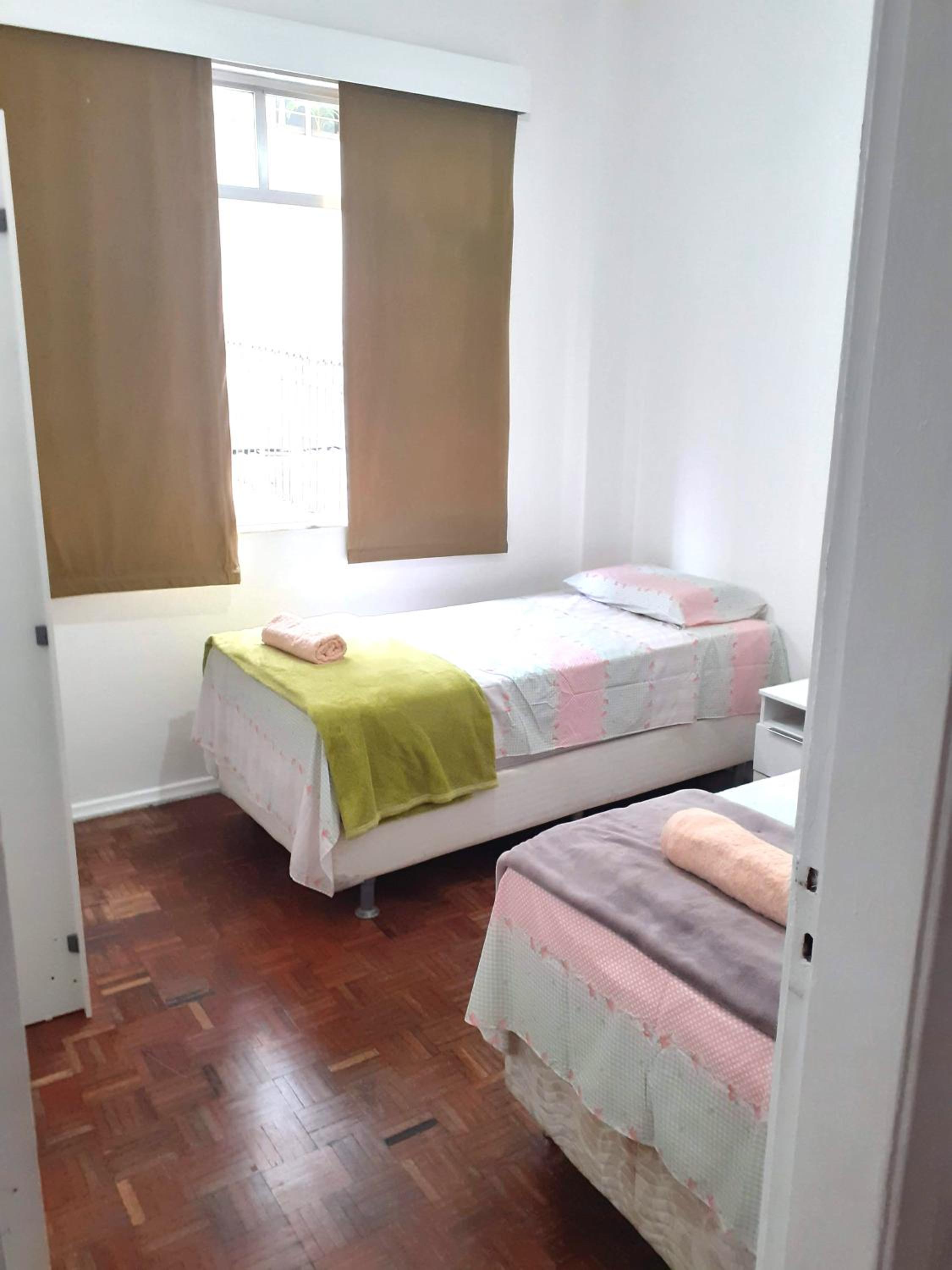 Large Twin Room - Photo 7