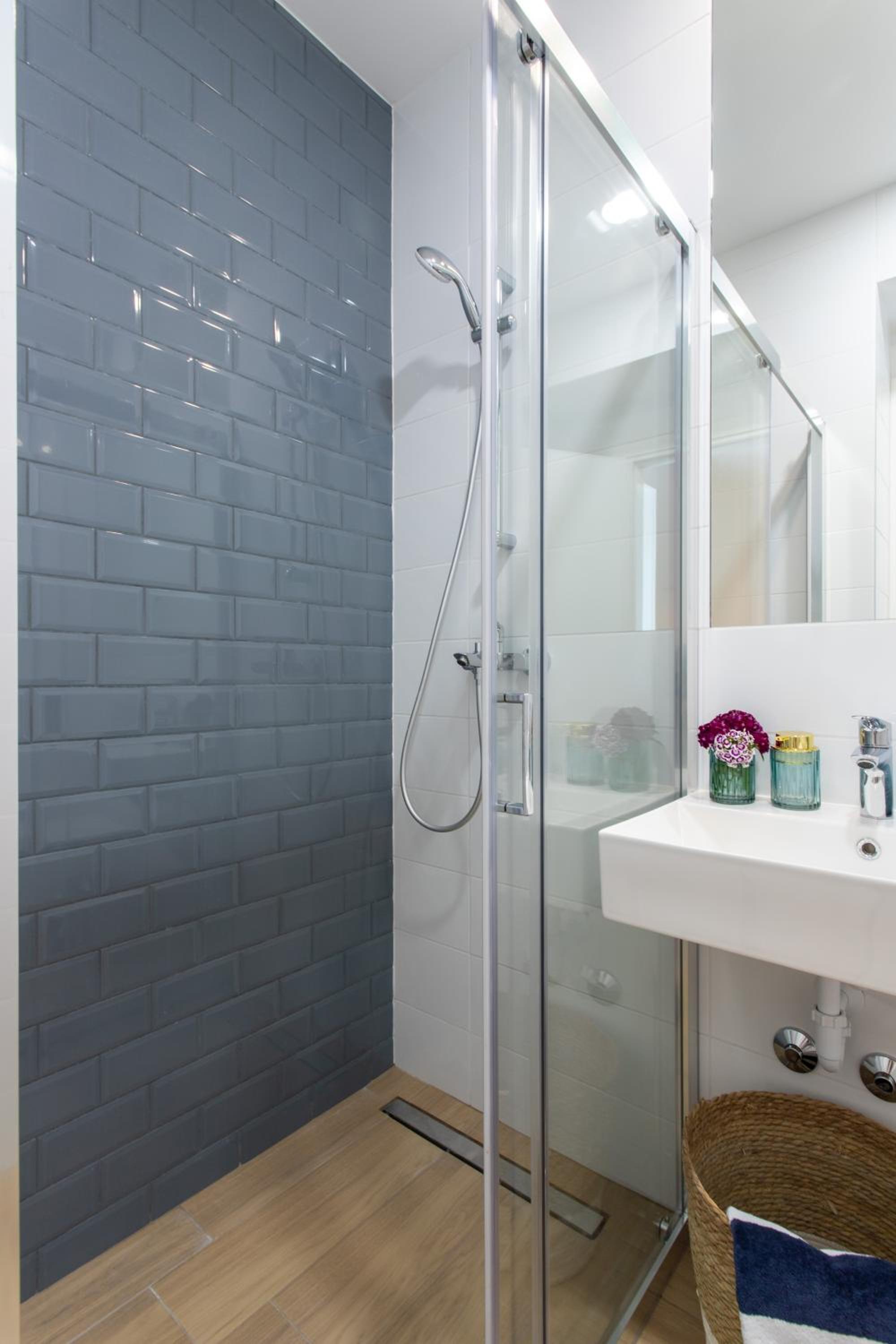 Double Room with Private Bathroom - Photo 6
