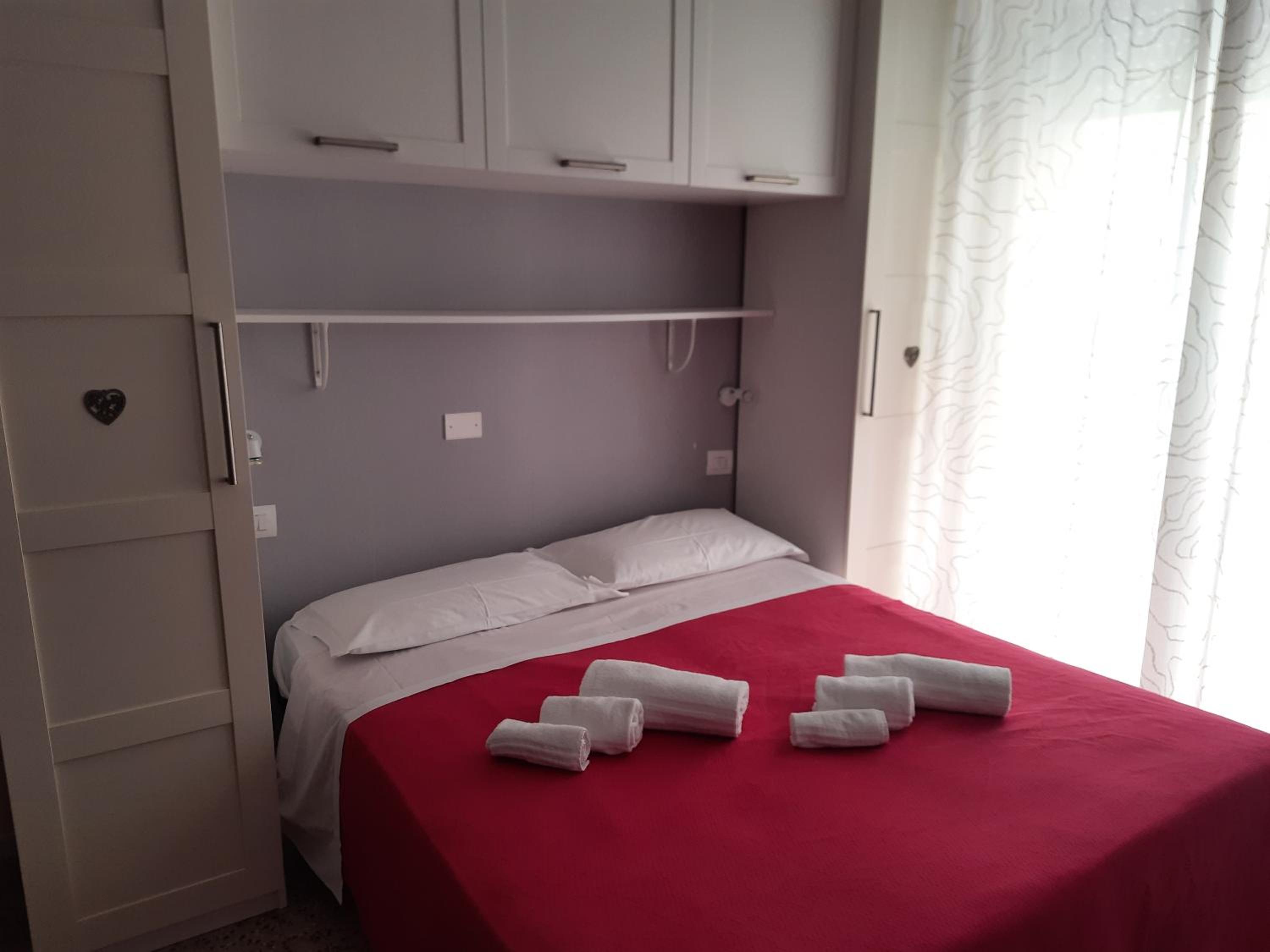 Standard Quadruple Room - Photo 17