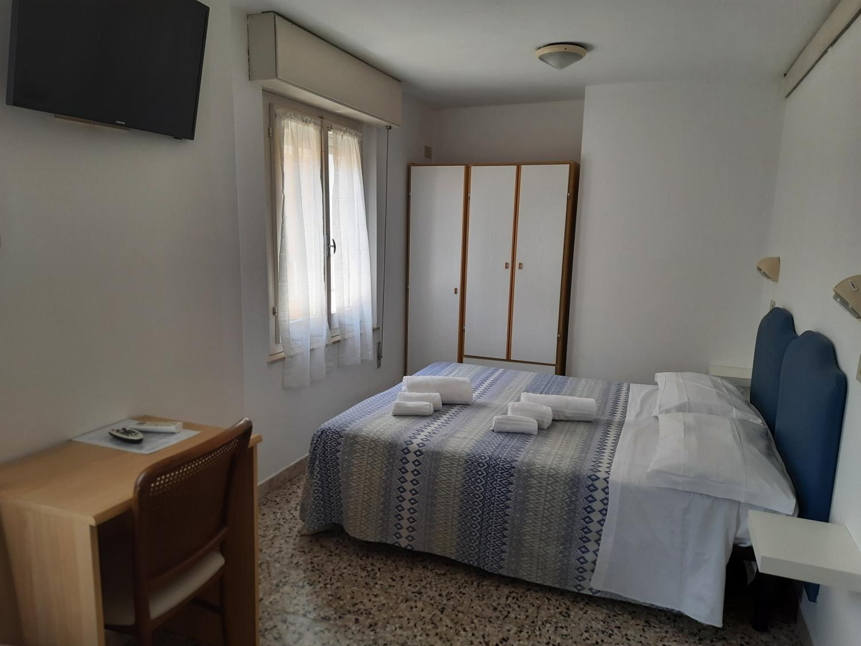 Economy Quadruple Room - Photo 1