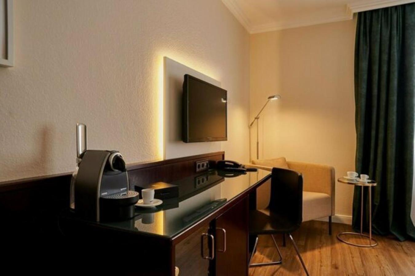 Small Double Room Queensize photo 2