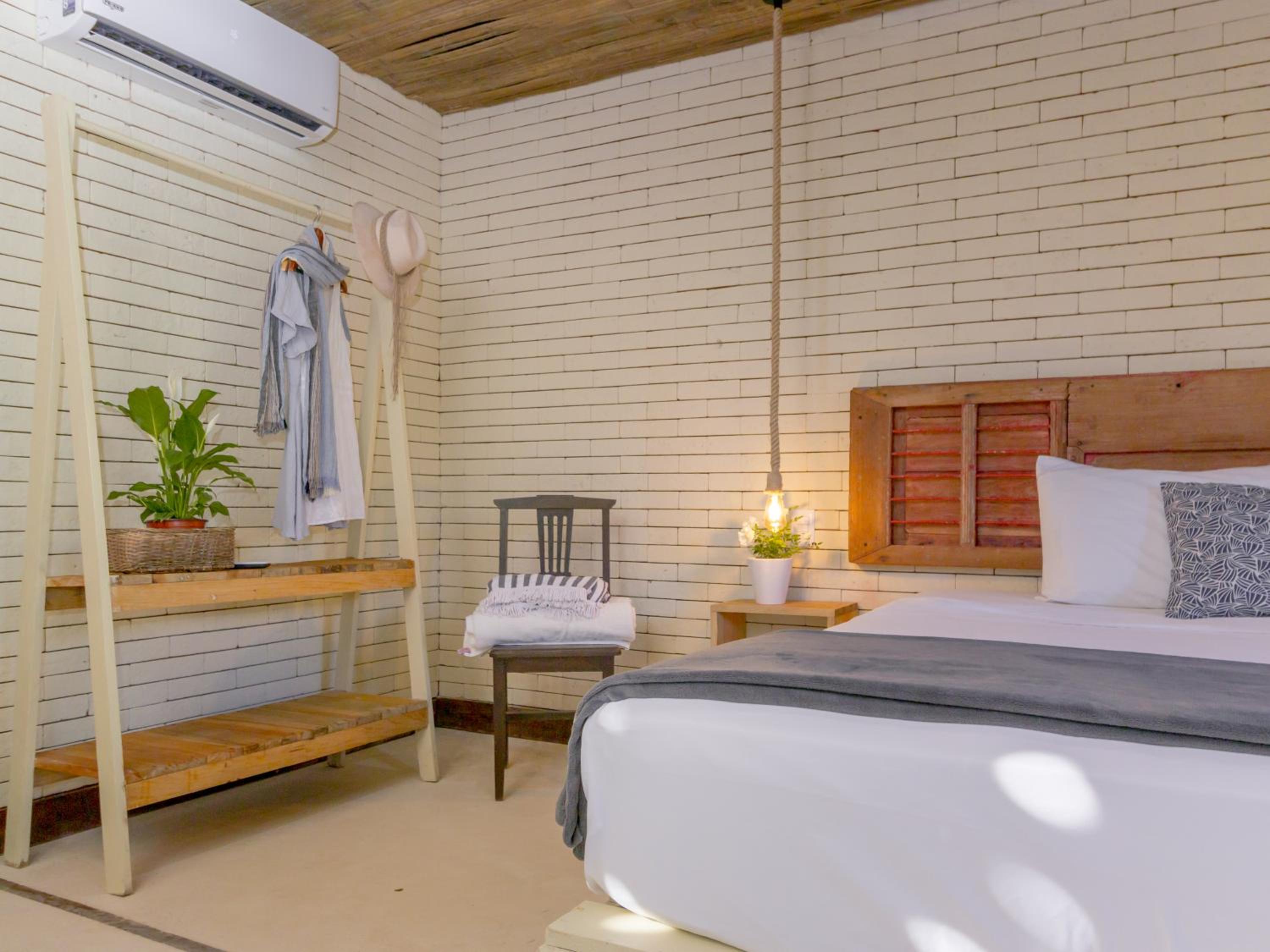 Queen Room with Garden and Jungle View - Photo 8