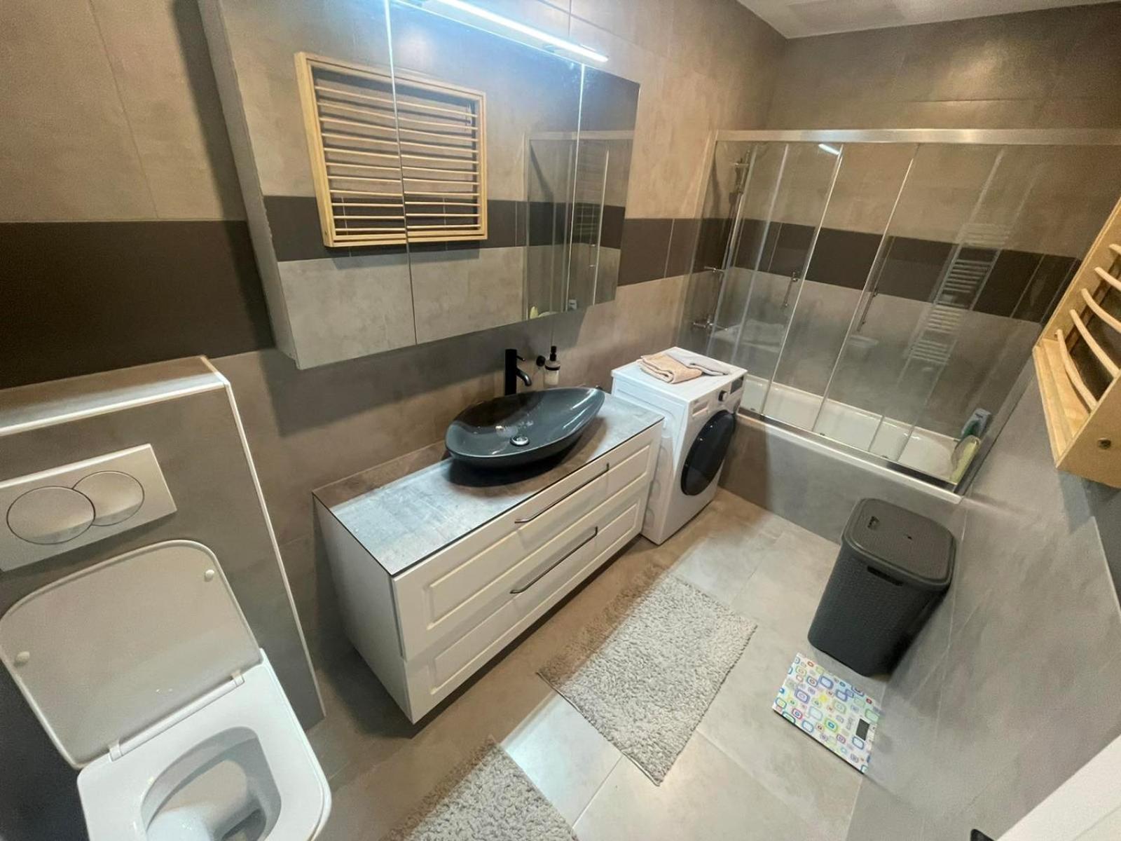 One-Bedroom Apartment - Photo 5