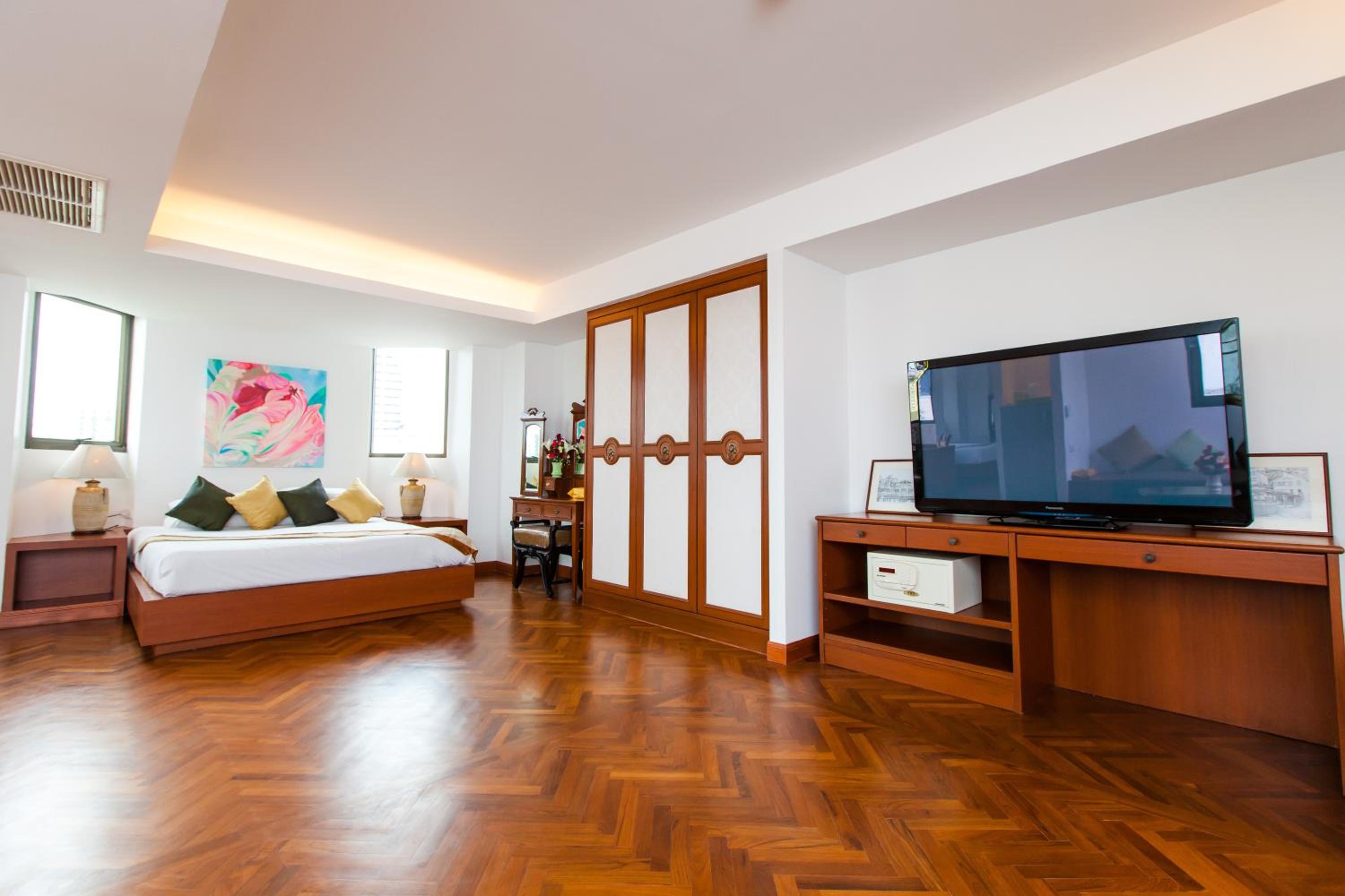 Executive Suite photo 3