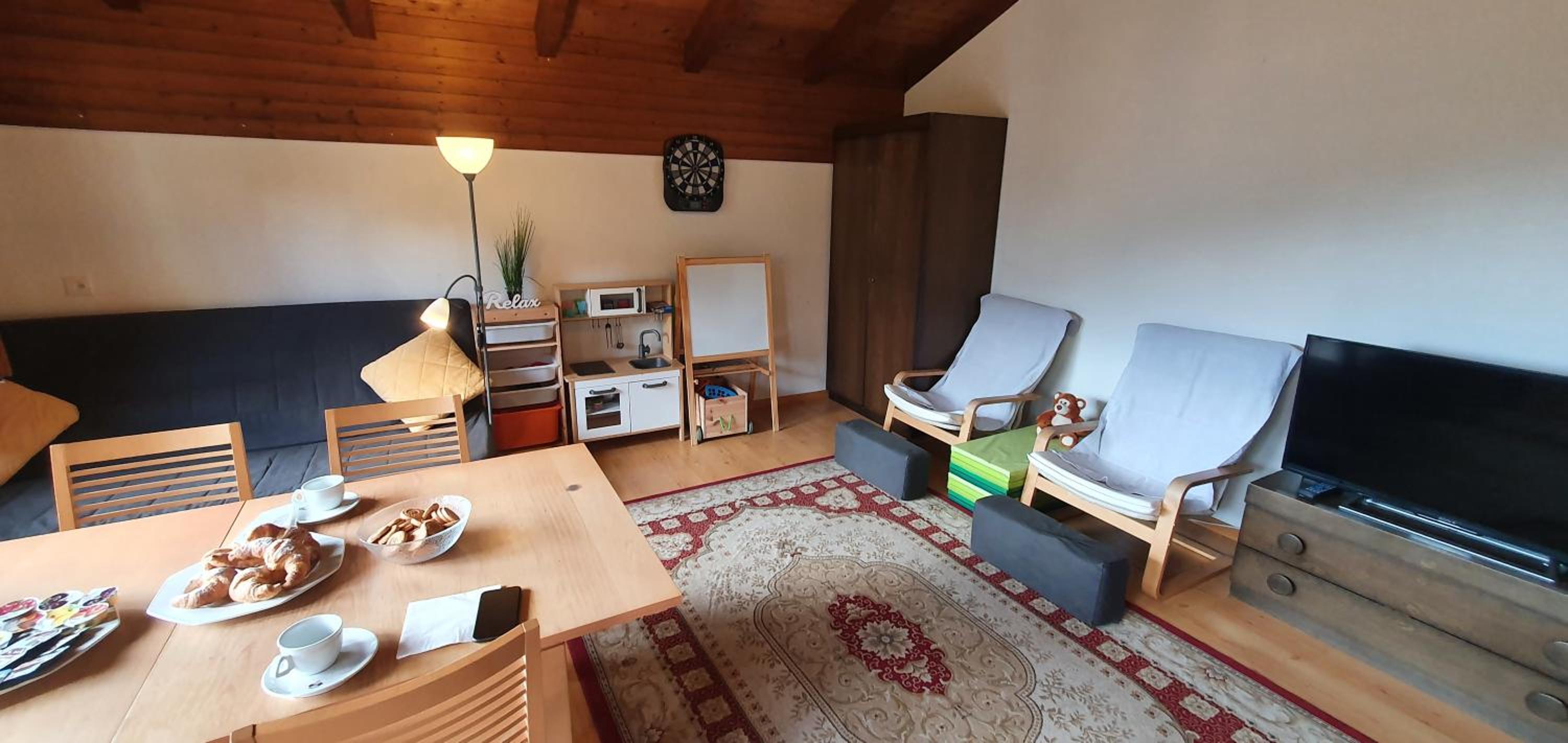 Apartment with Mountain View photo 1