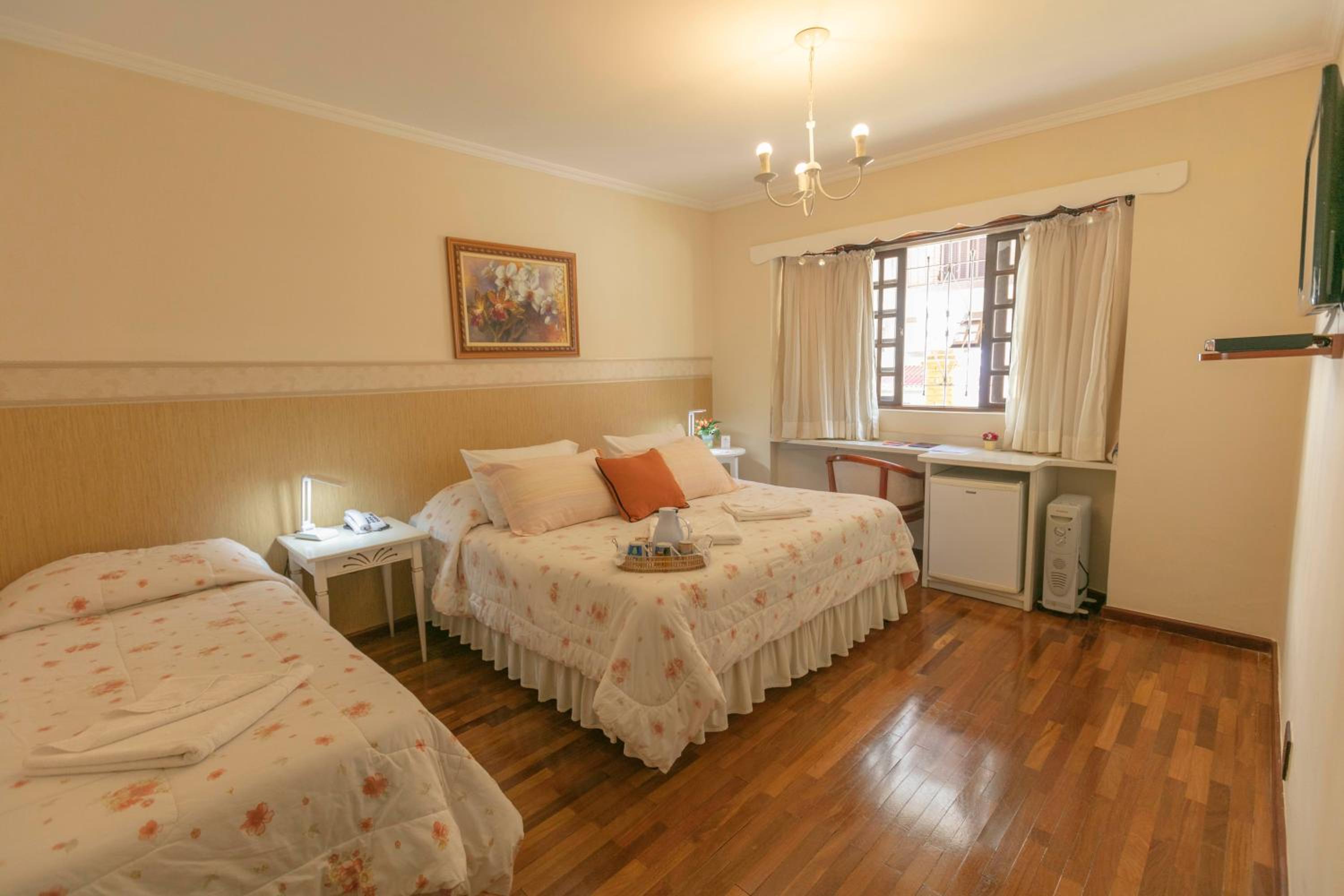 Standard Triple Room thumbnail 6