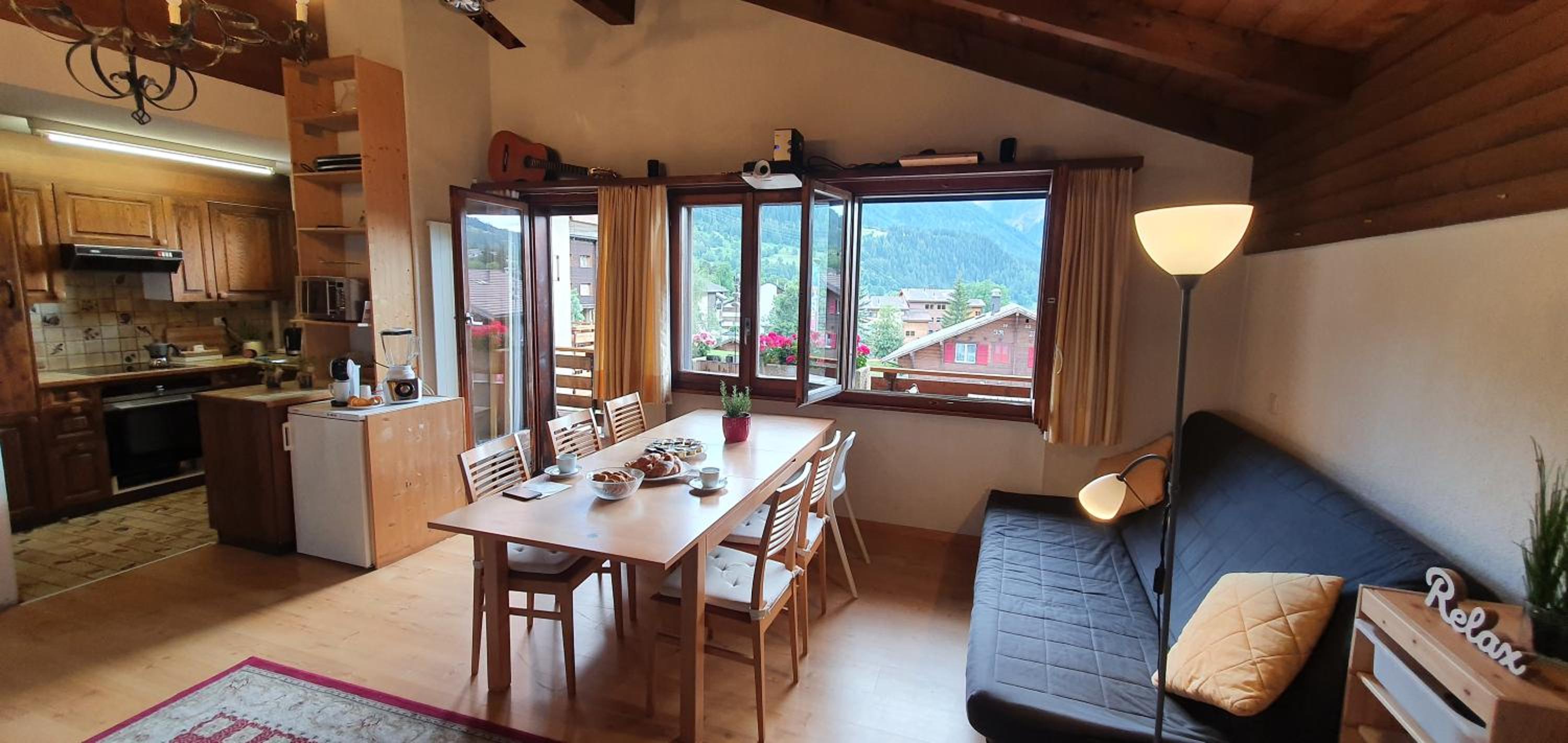 Apartment with Mountain View photo 3