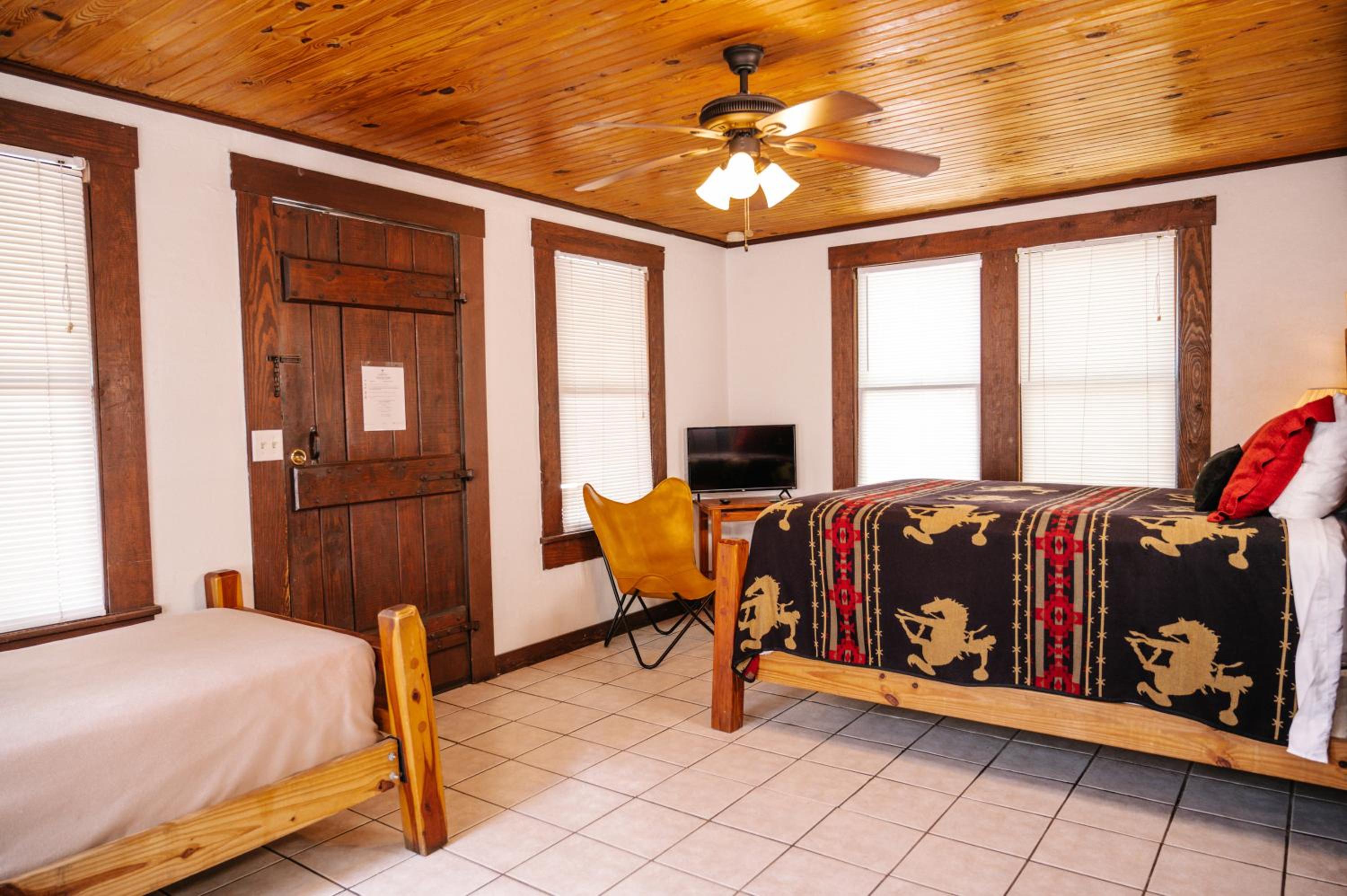 Standard Suite