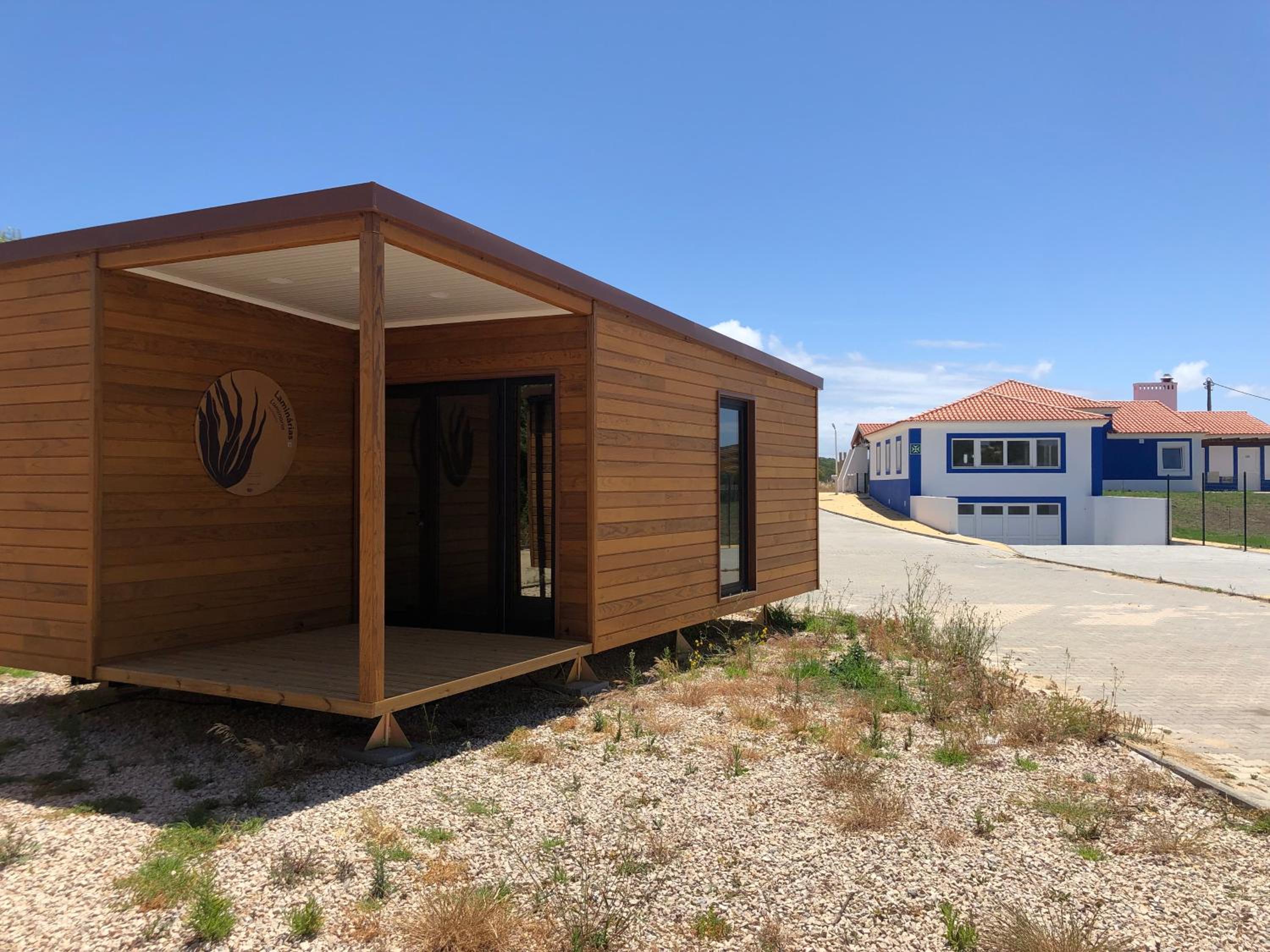 One-Bedroom Bungalow - Photo 2