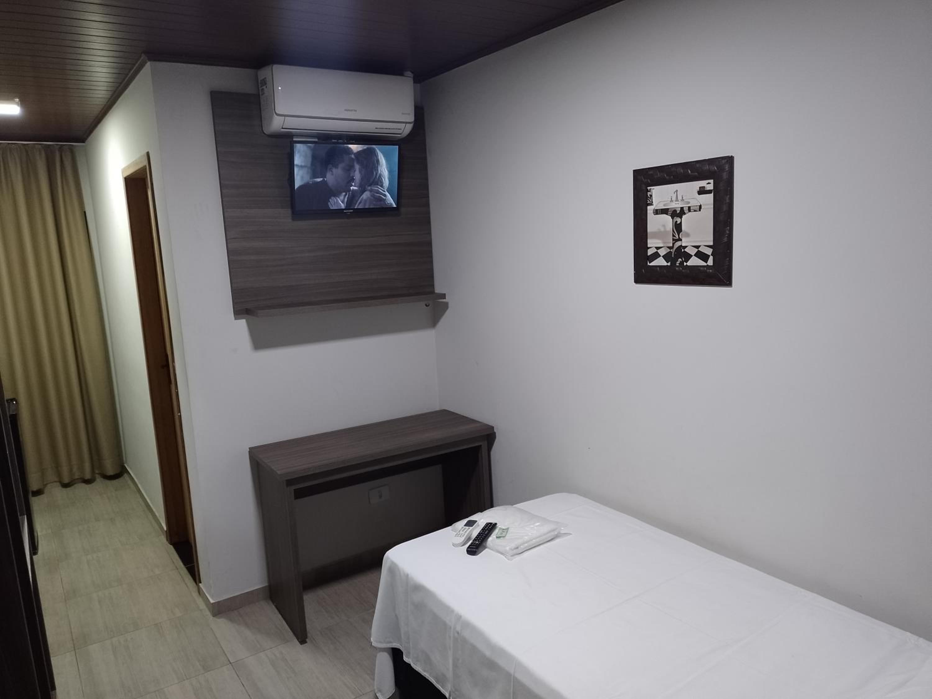 Standard Single Room with Shower photo 1