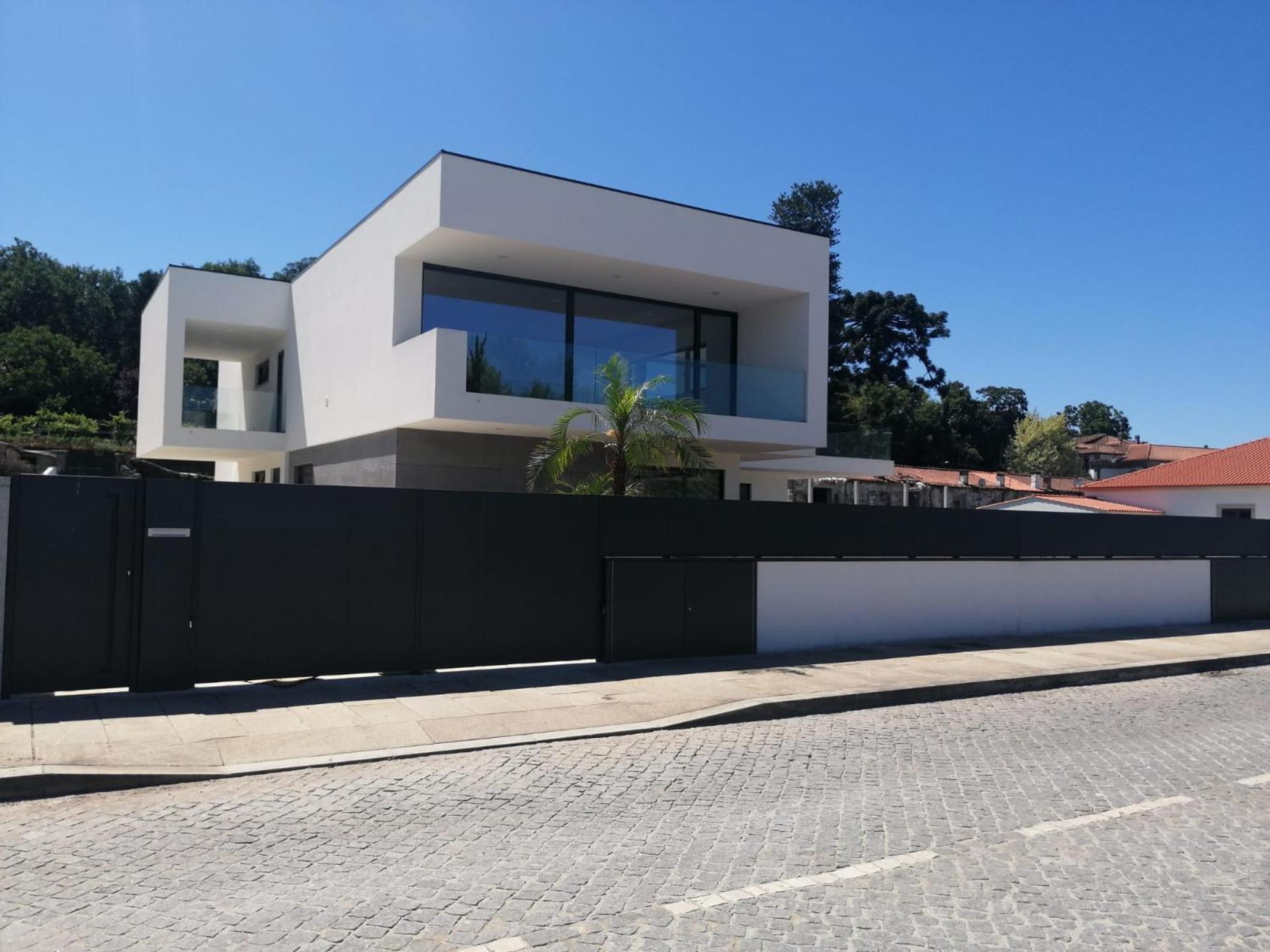 Three-Bedroom Villa photo 2
