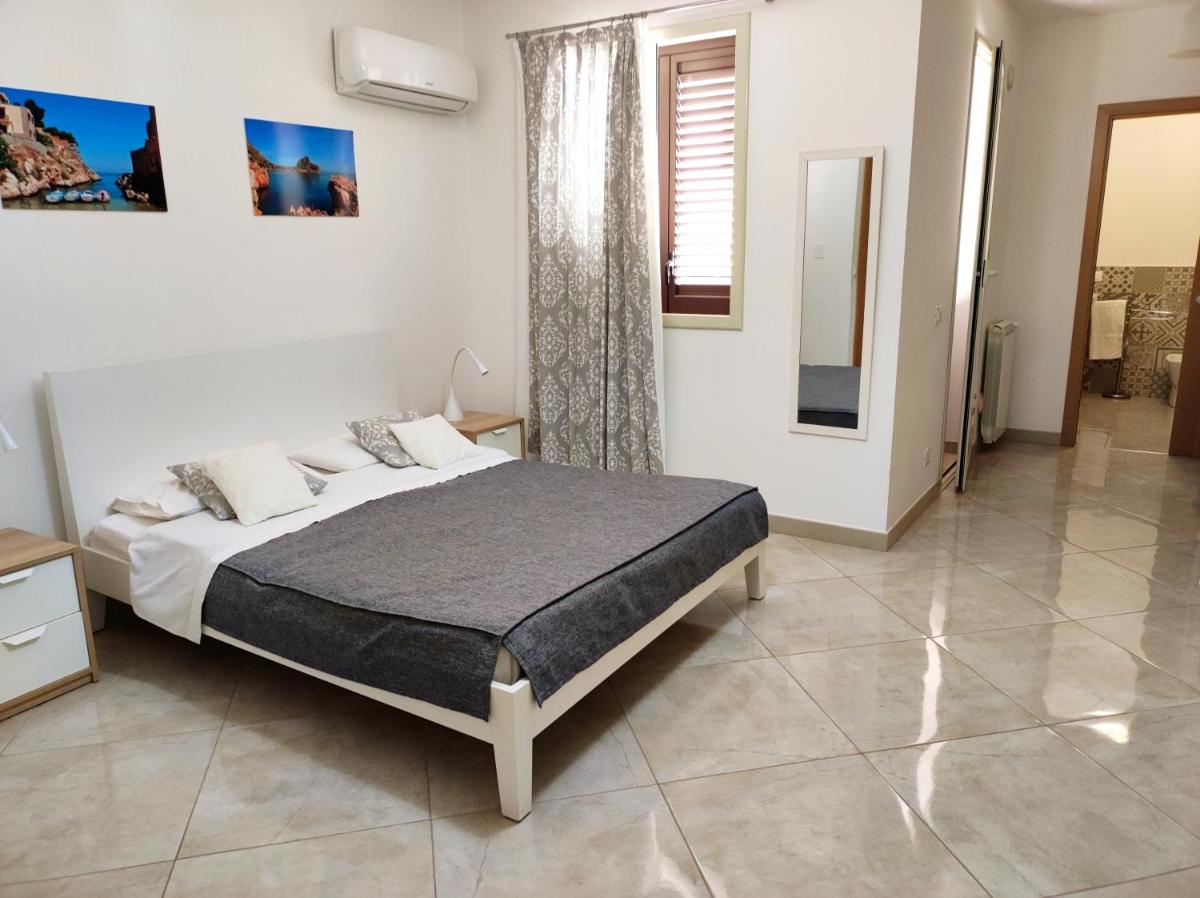 King Room with Balcony photo 1