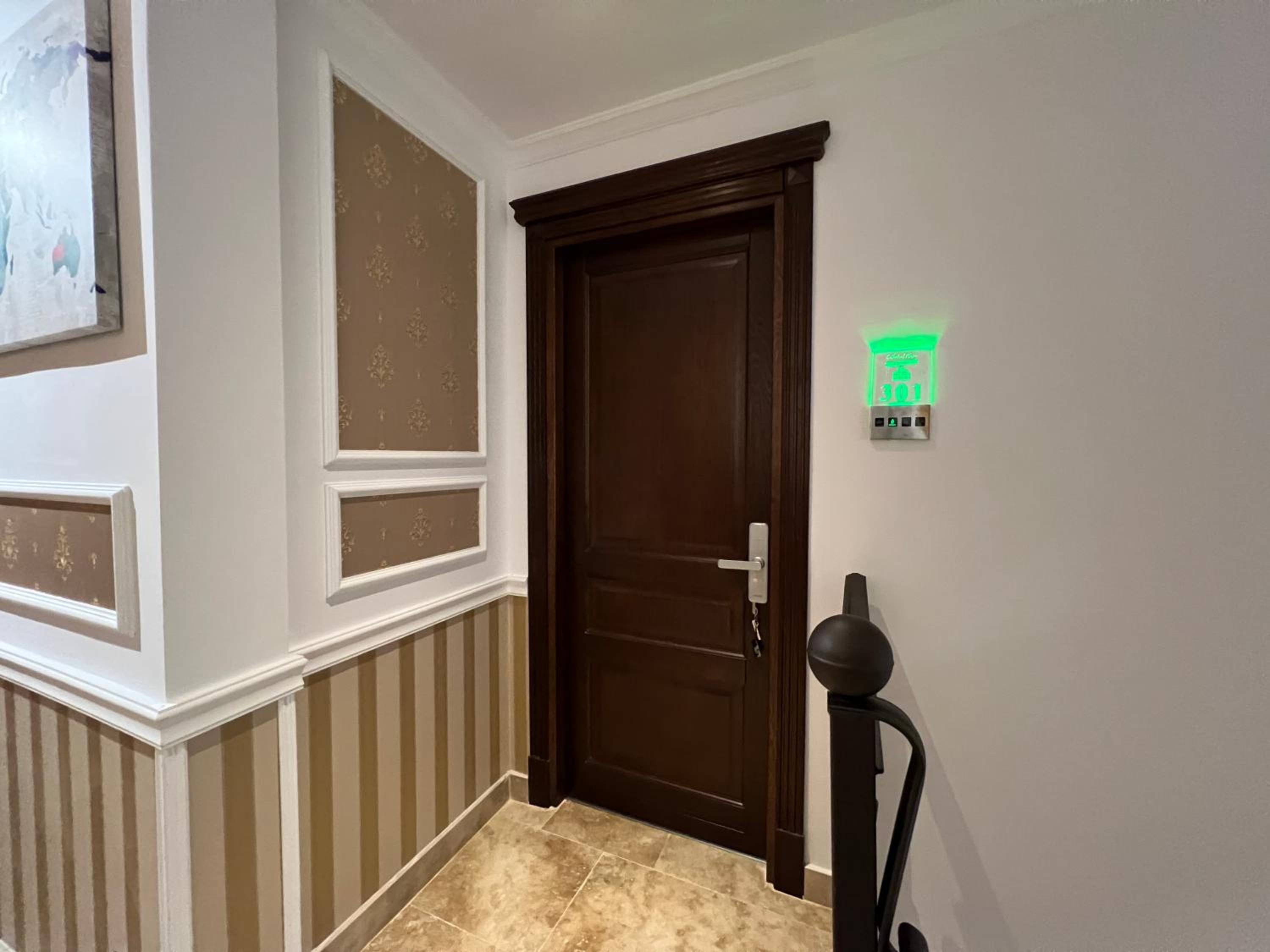 Superior King Room - Photo 9
