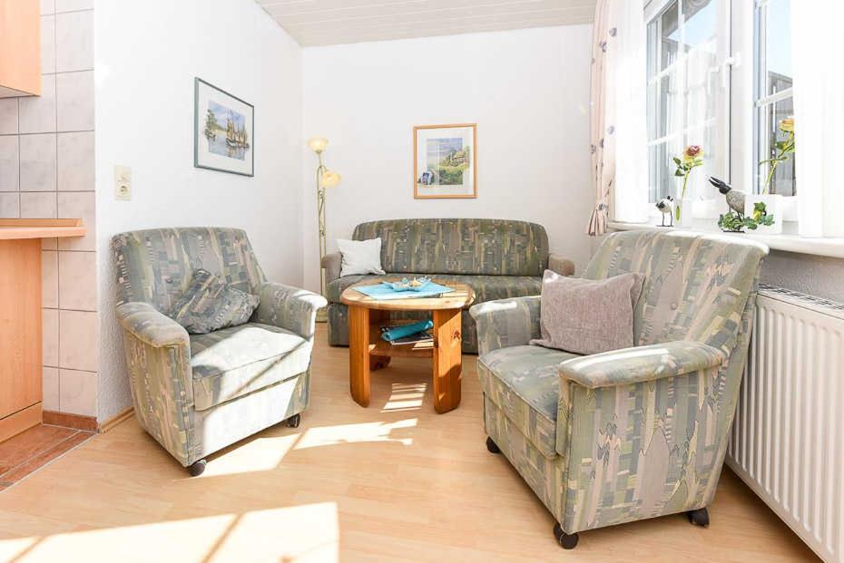 One-Bedroom Apartment with Balcony photo 1