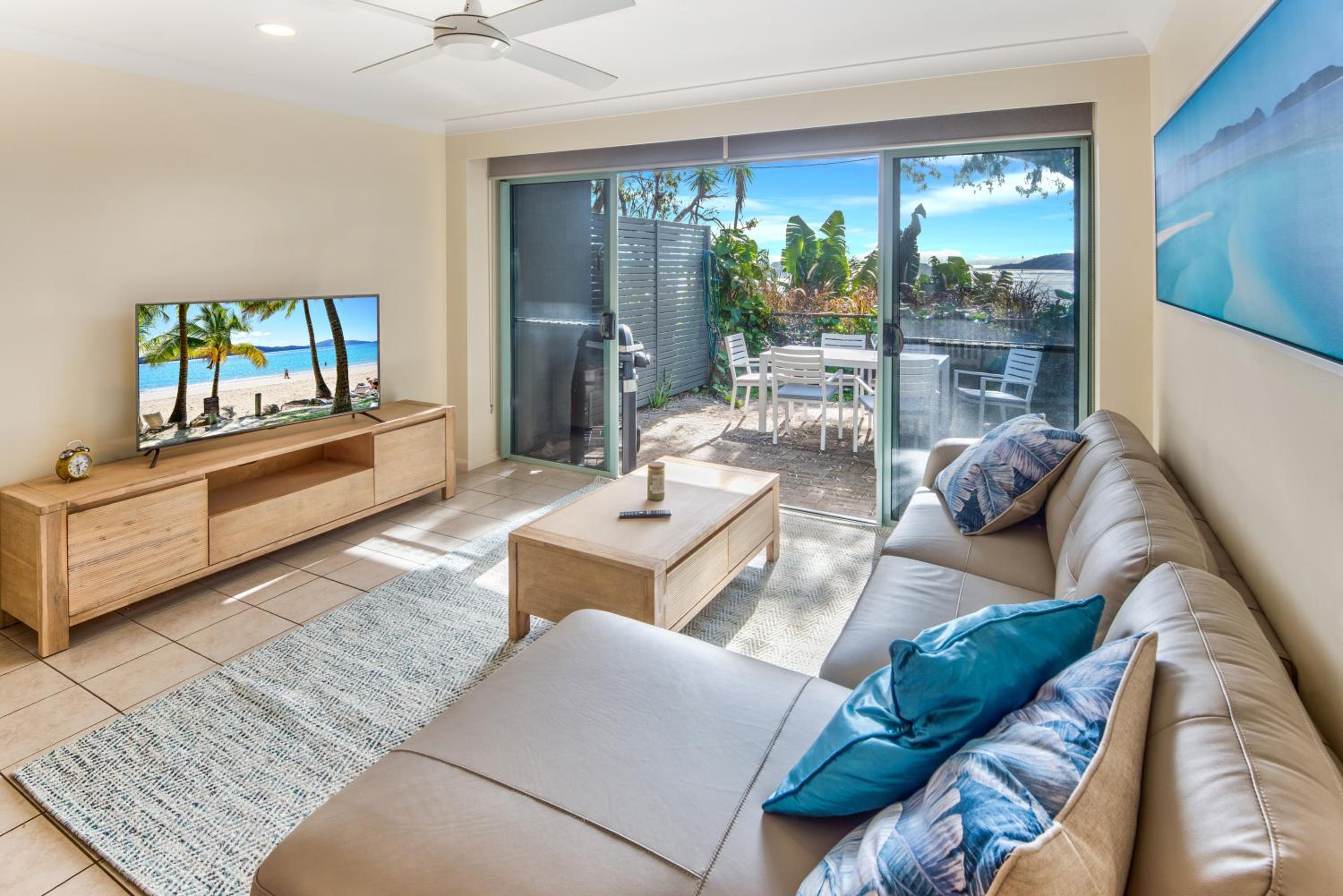 Two-Bedroom Apartment - Sunset Waters 14 photo 1