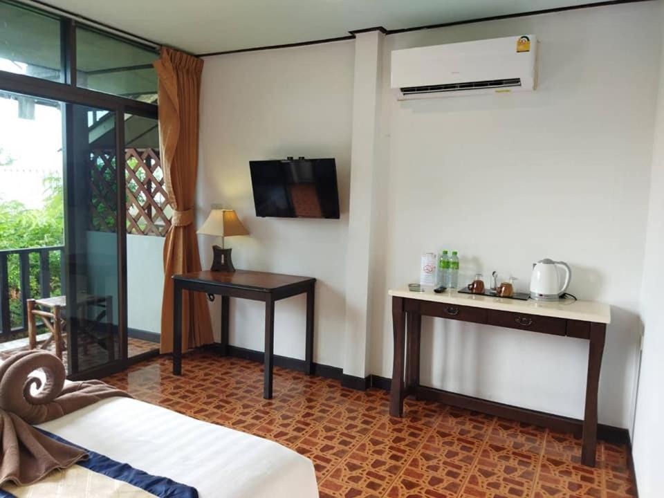 Deluxe Bungalow with Garden View