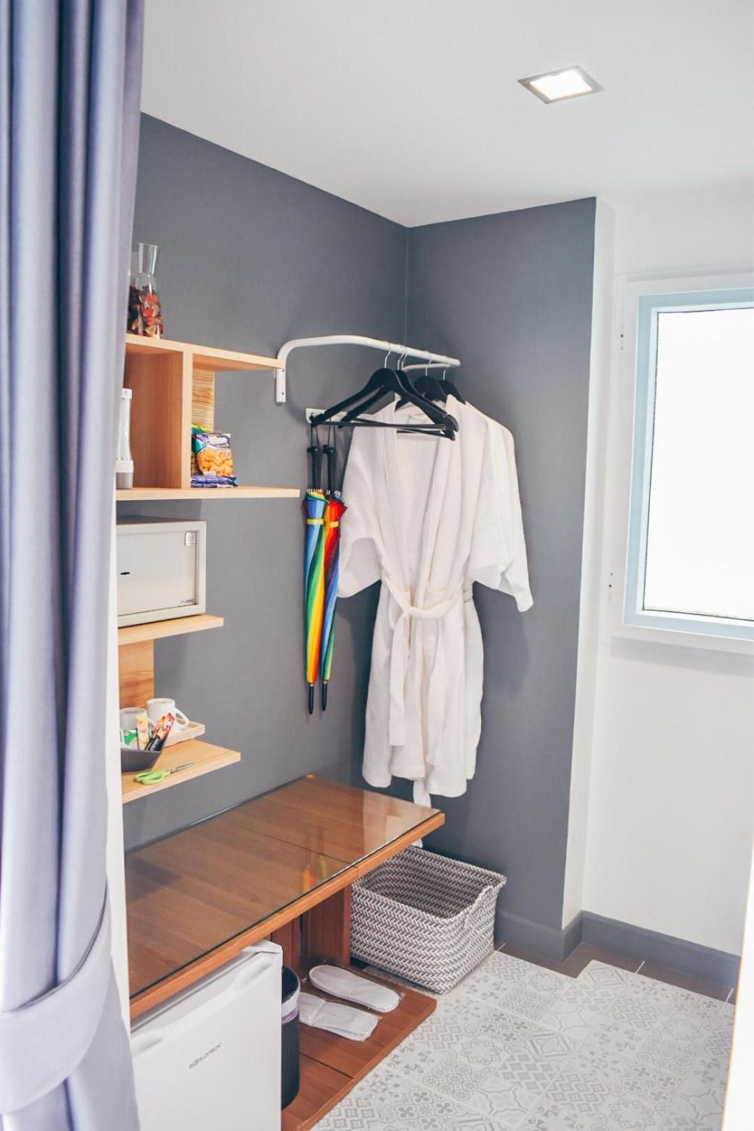Twin Room - Photo 2